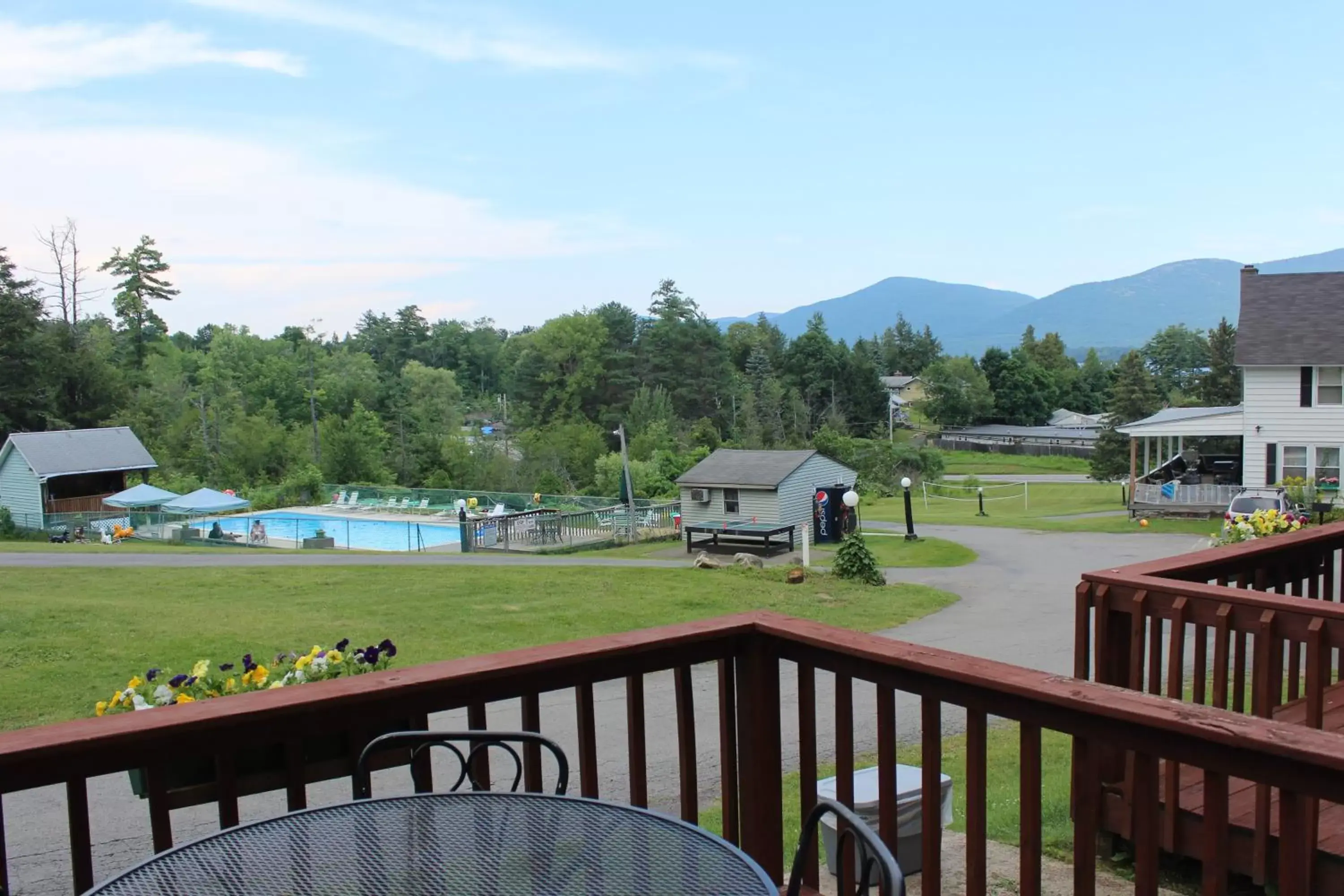 Mountain view in Hill View Motel and Cottages