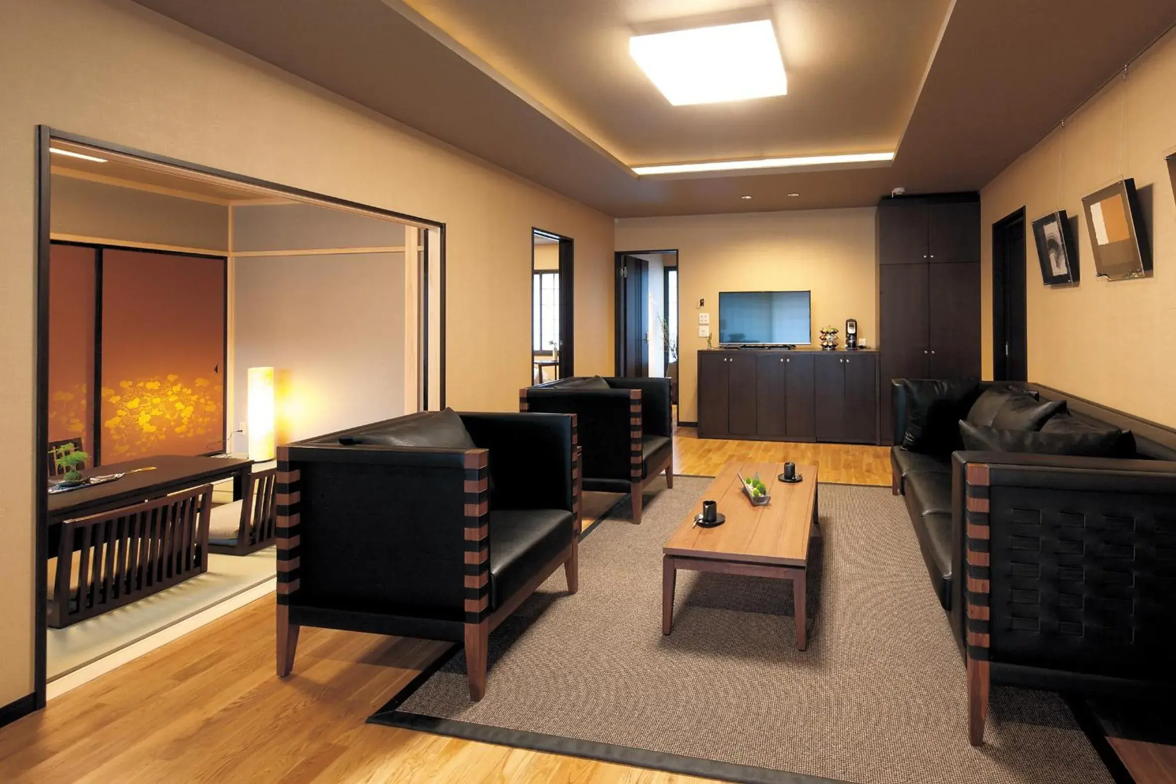 Photo of the whole room, Seating Area in Hotel Morinokaze Tateyama