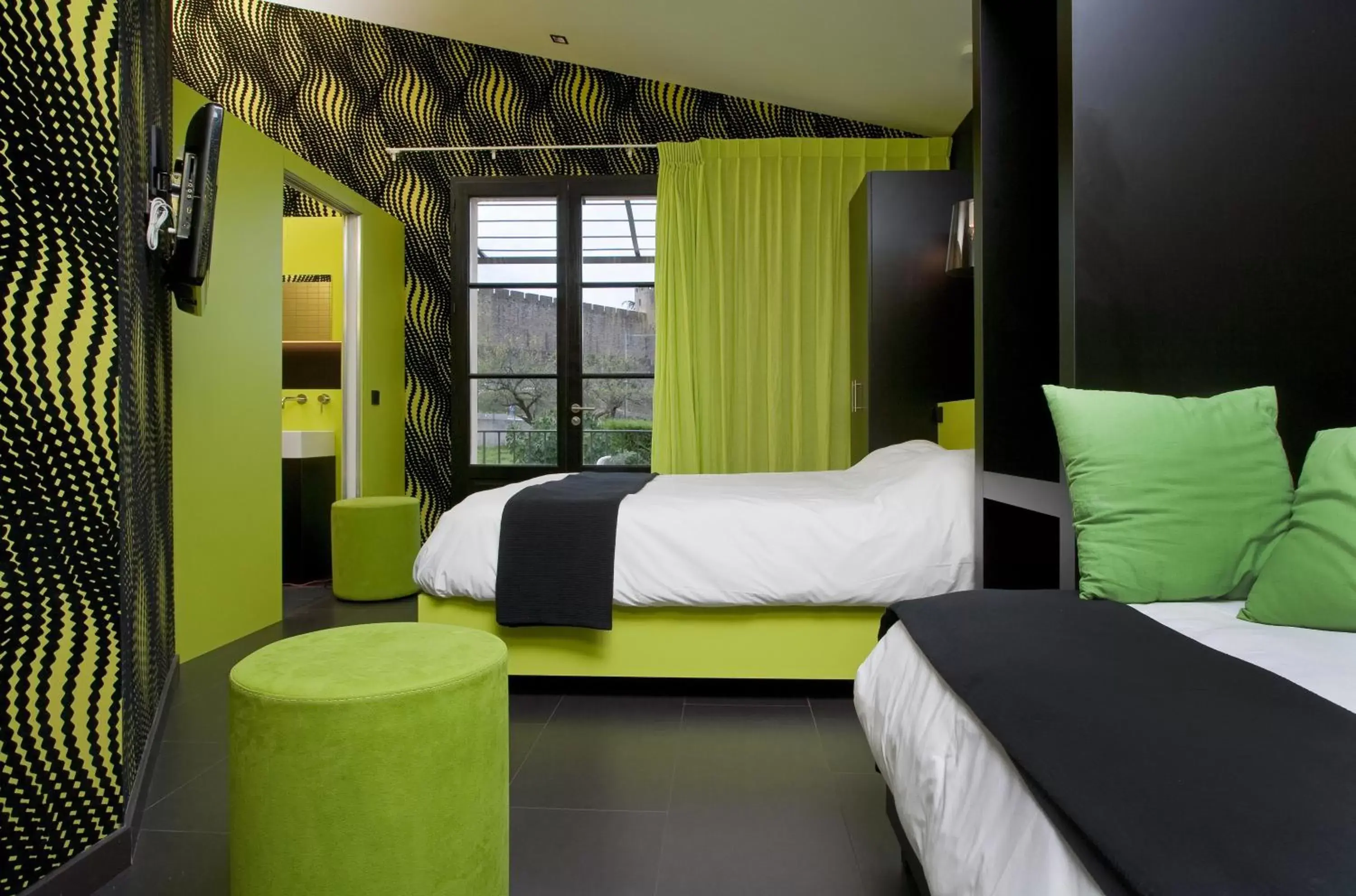 Bed in Hôtel Montmorency & Spa