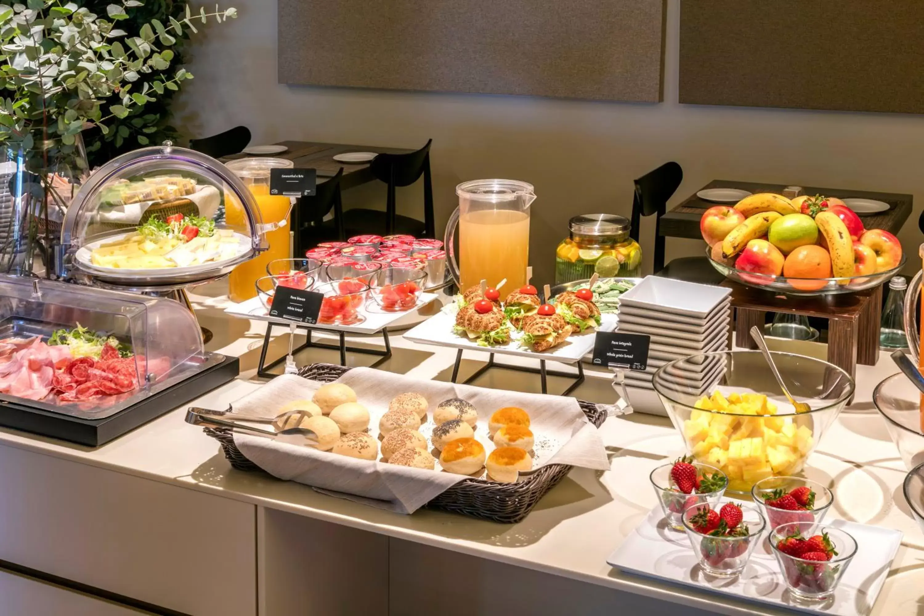 Buffet breakfast in Living Hotel Milano Buffet breakfast in Living Hotel Milano
