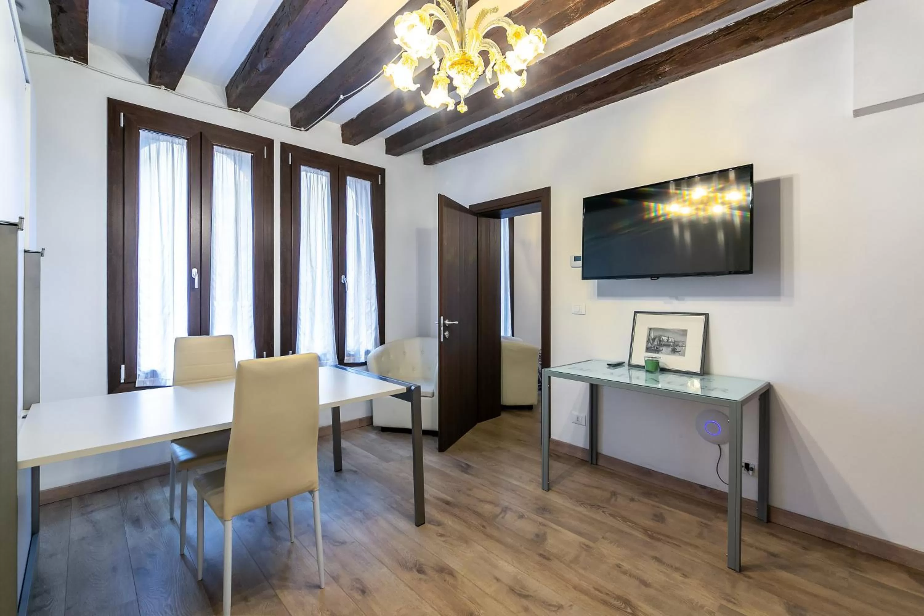 Bed in Rialto Suite 707