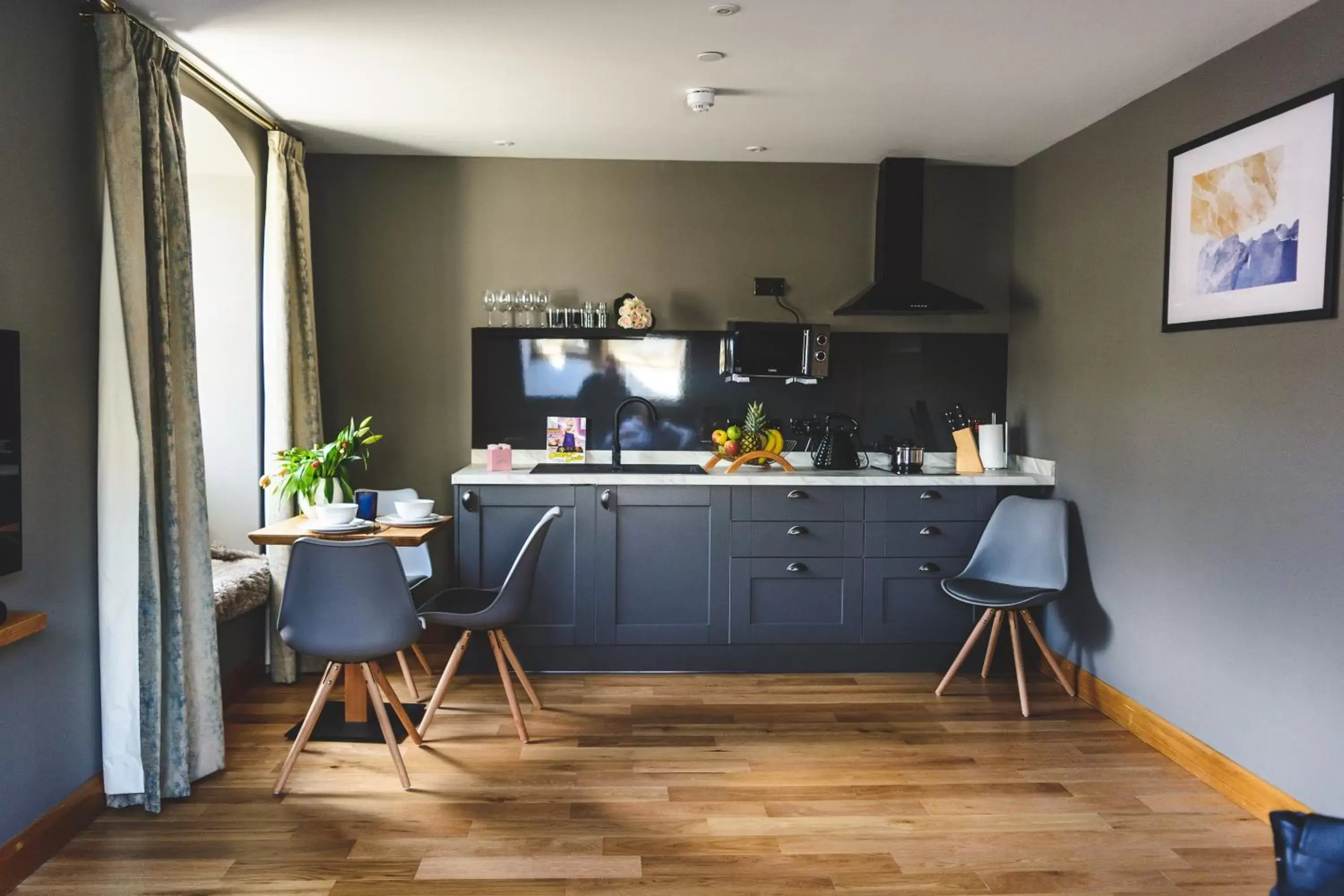 Kitchen or kitchenette, Kitchen/Kitchenette in MONO Suites Old Town