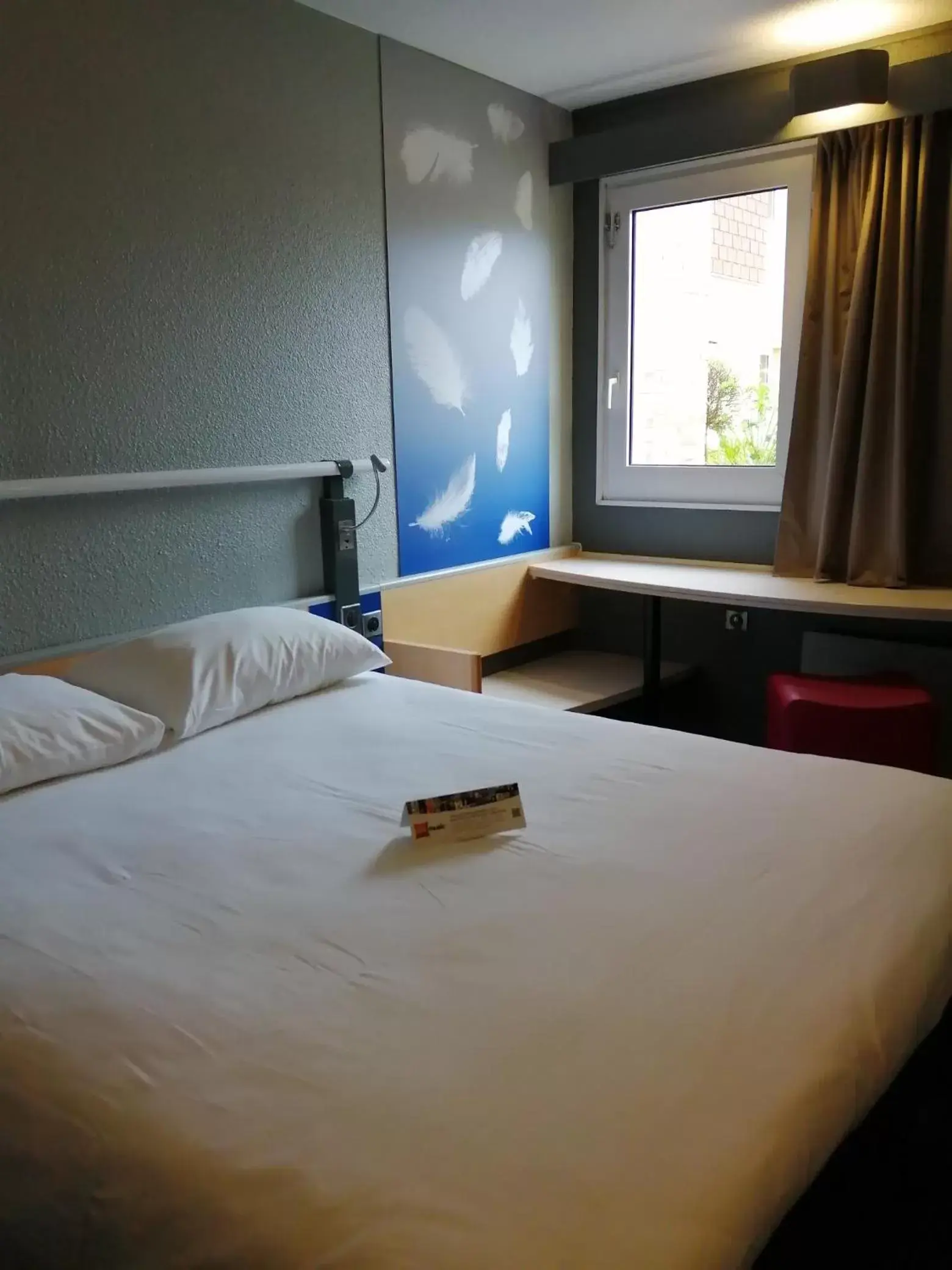 Bedroom, Bed in ibis Auxerre Sud