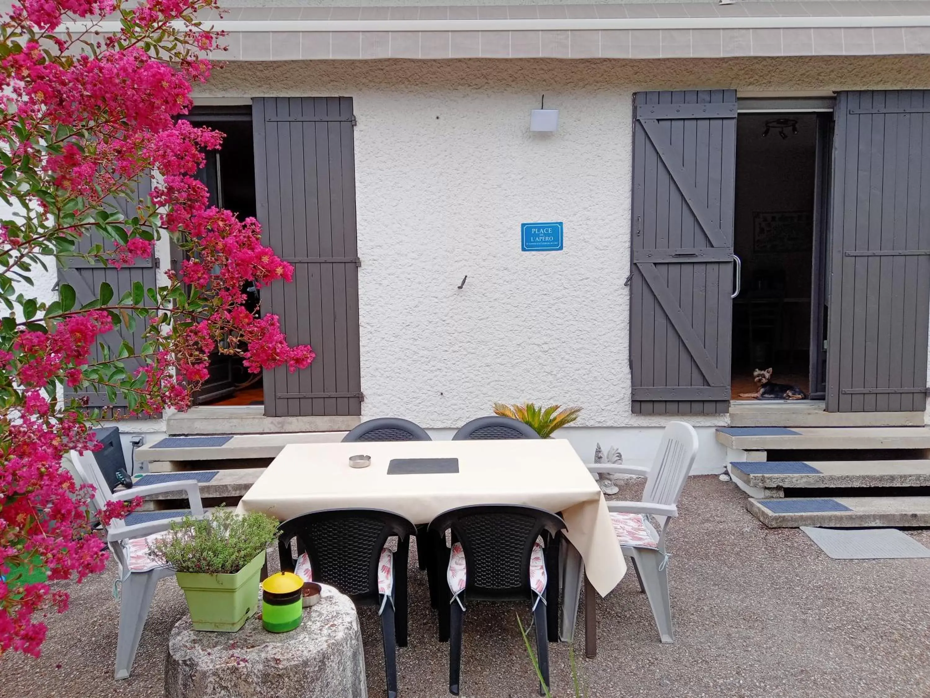 Dining area in Villa Détente Dauphinoise