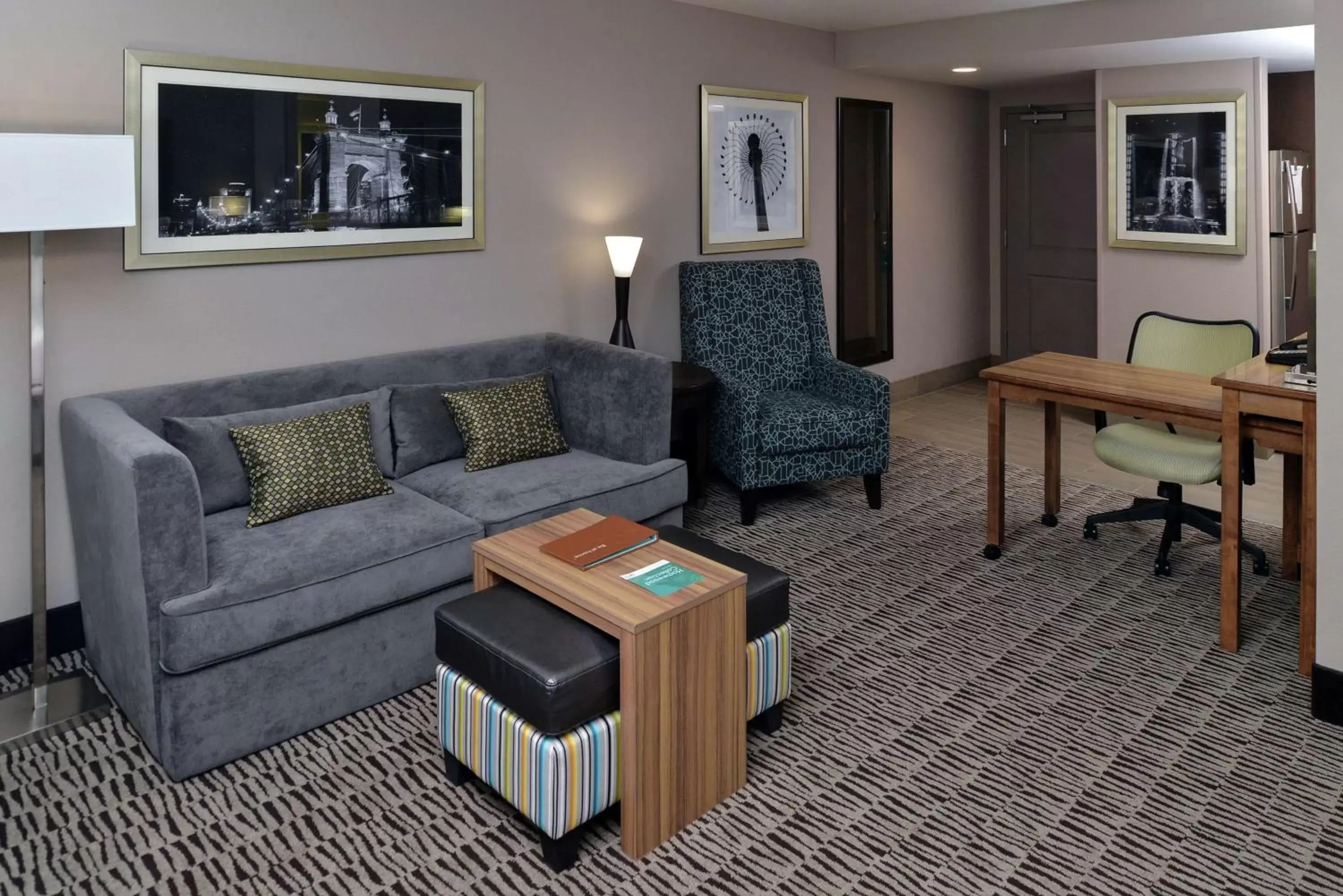 Bedroom, Seating Area in Homewood Suites by Hilton Cincinnati/Mason