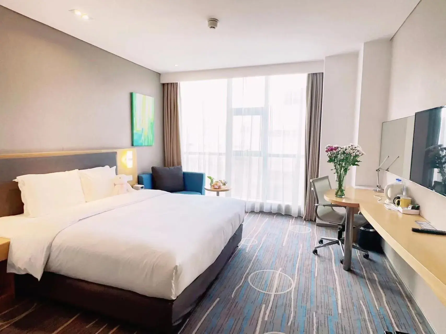 Bedroom in Holiday Inn Express Shijiazhuang Heping, an IHG Hotel
