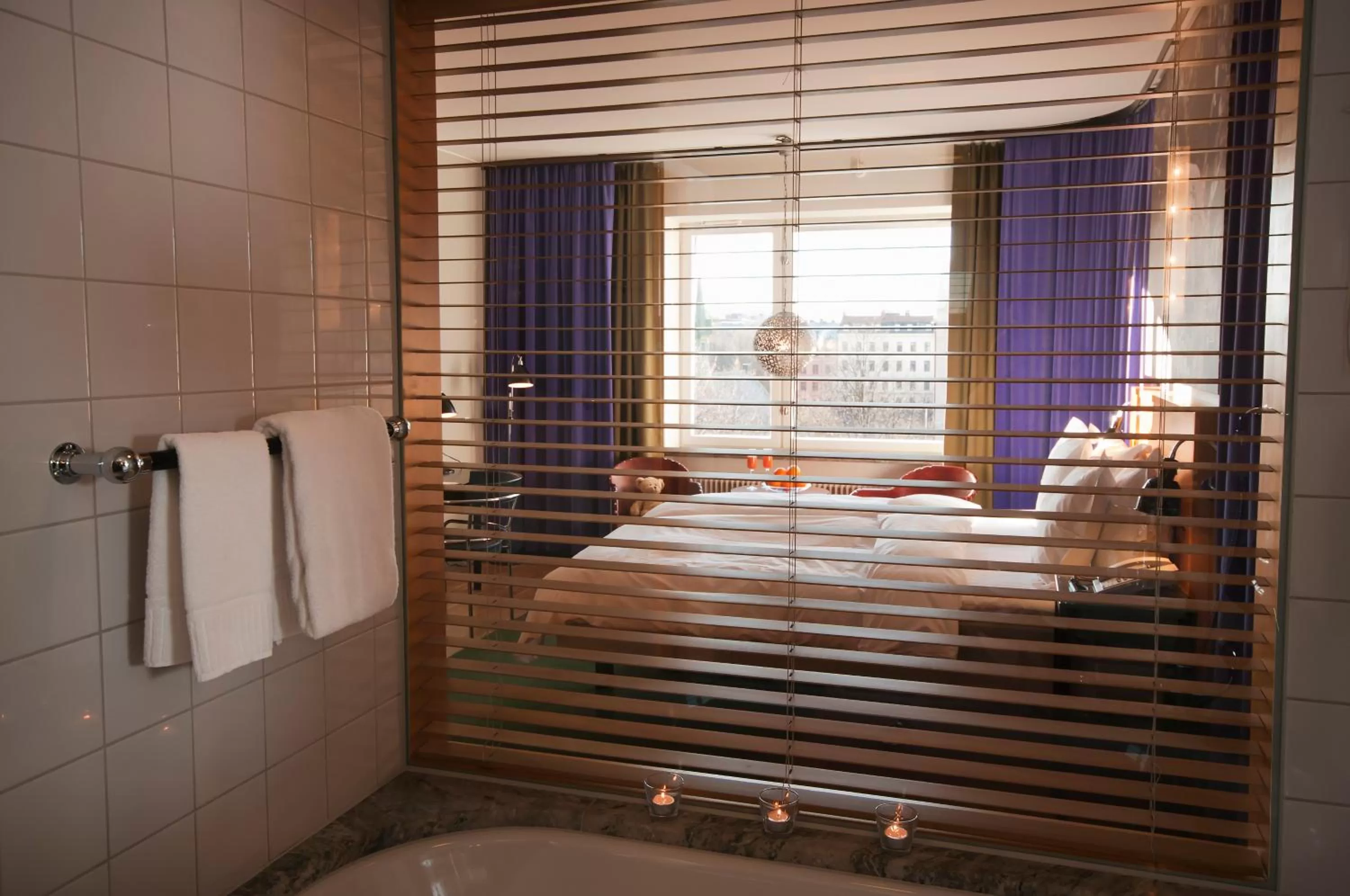 Bathroom, Bed in Hotel Rival