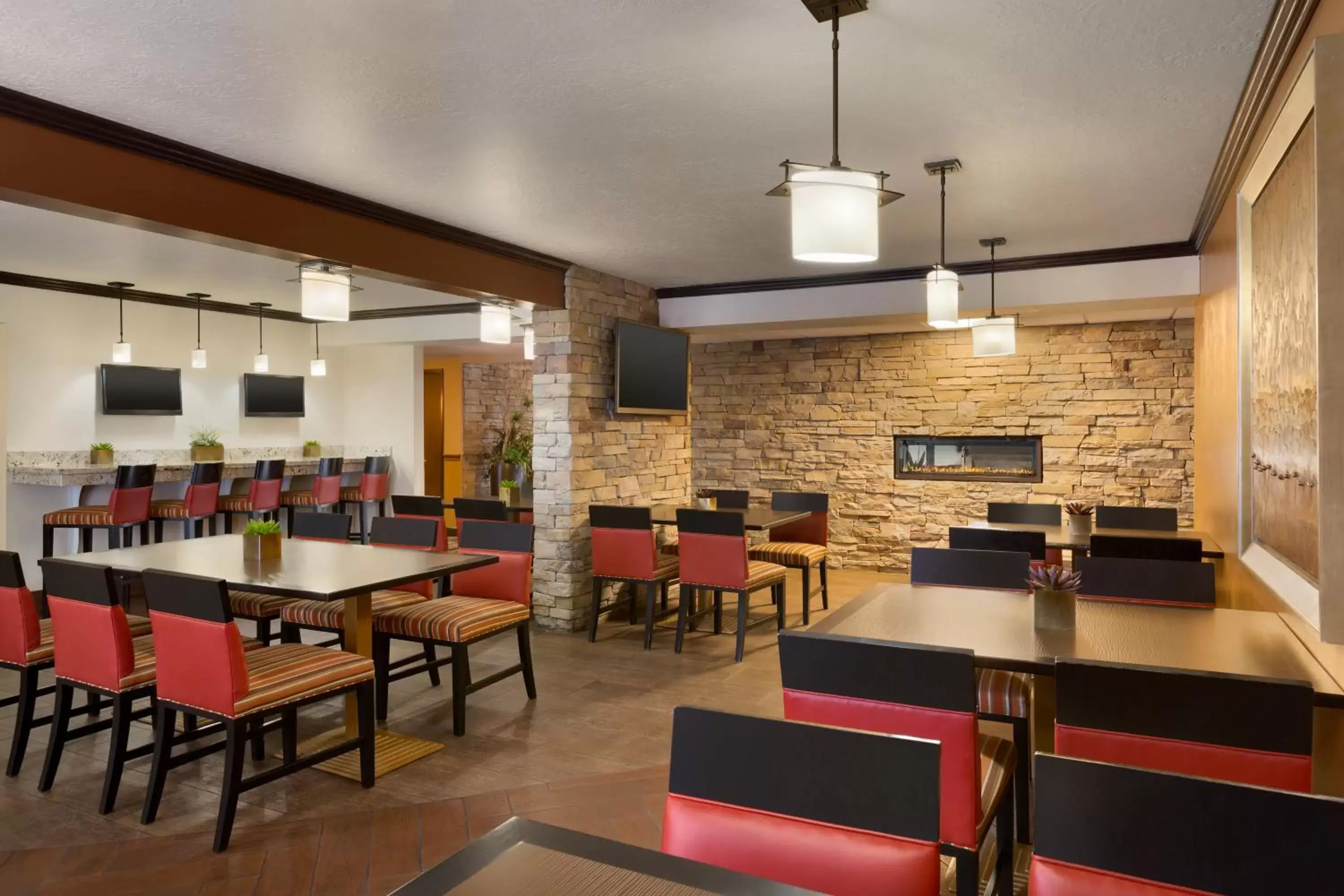 Restaurant/Places to Eat in Park Inn by Radisson Salt Lake City -Midvale