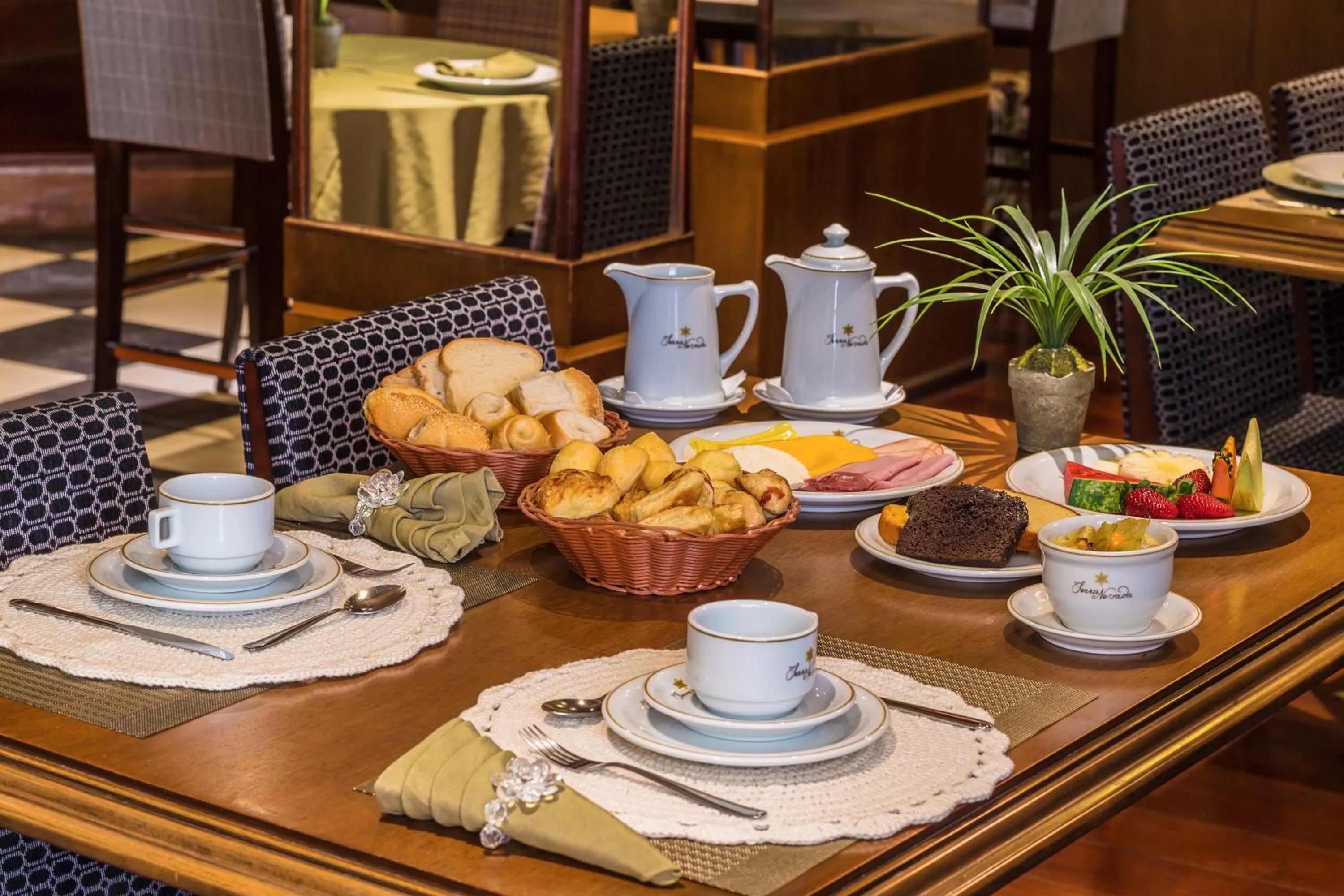 Breakfast in Hotel Serra Nevada