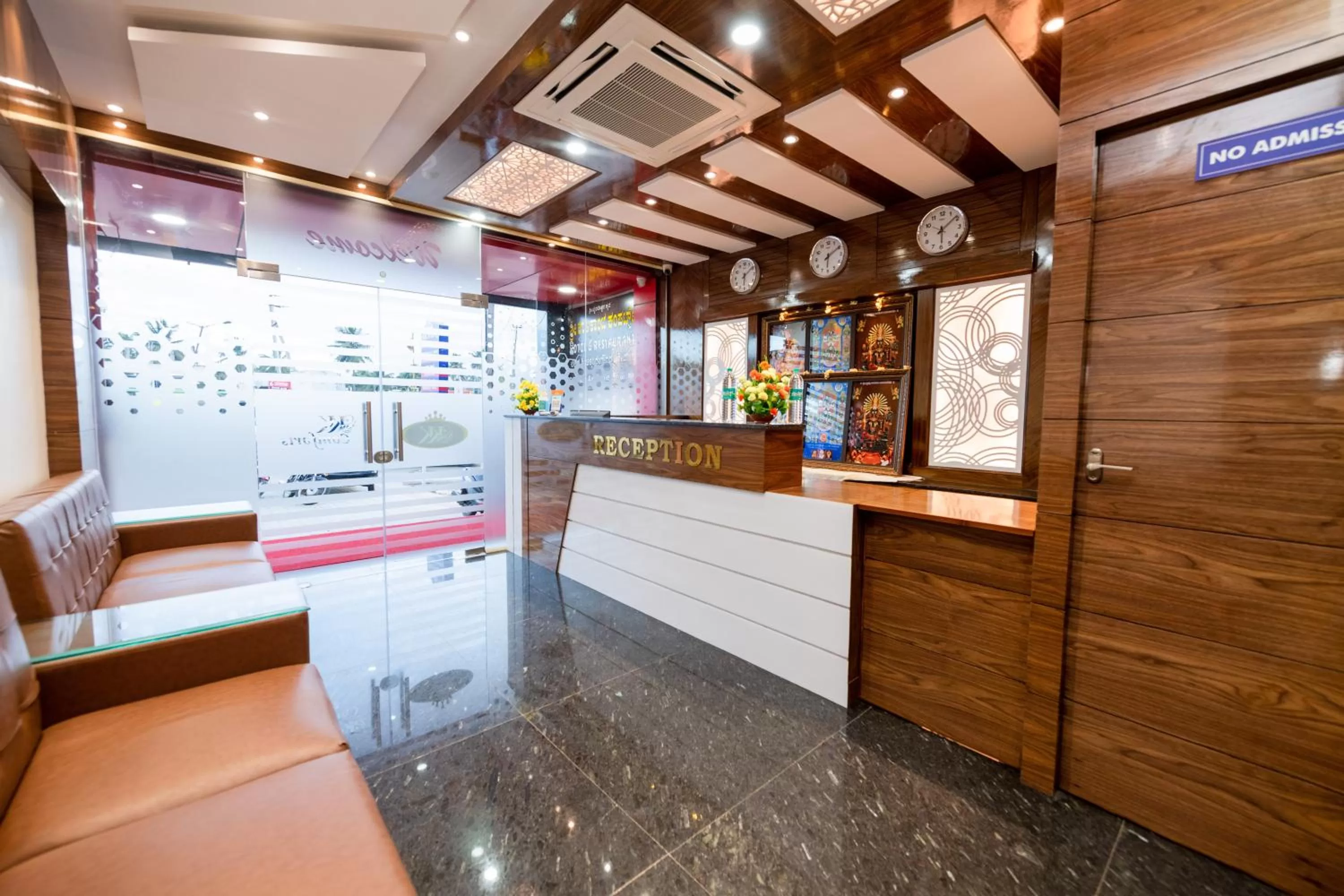 Lobby or reception in KK Comforts