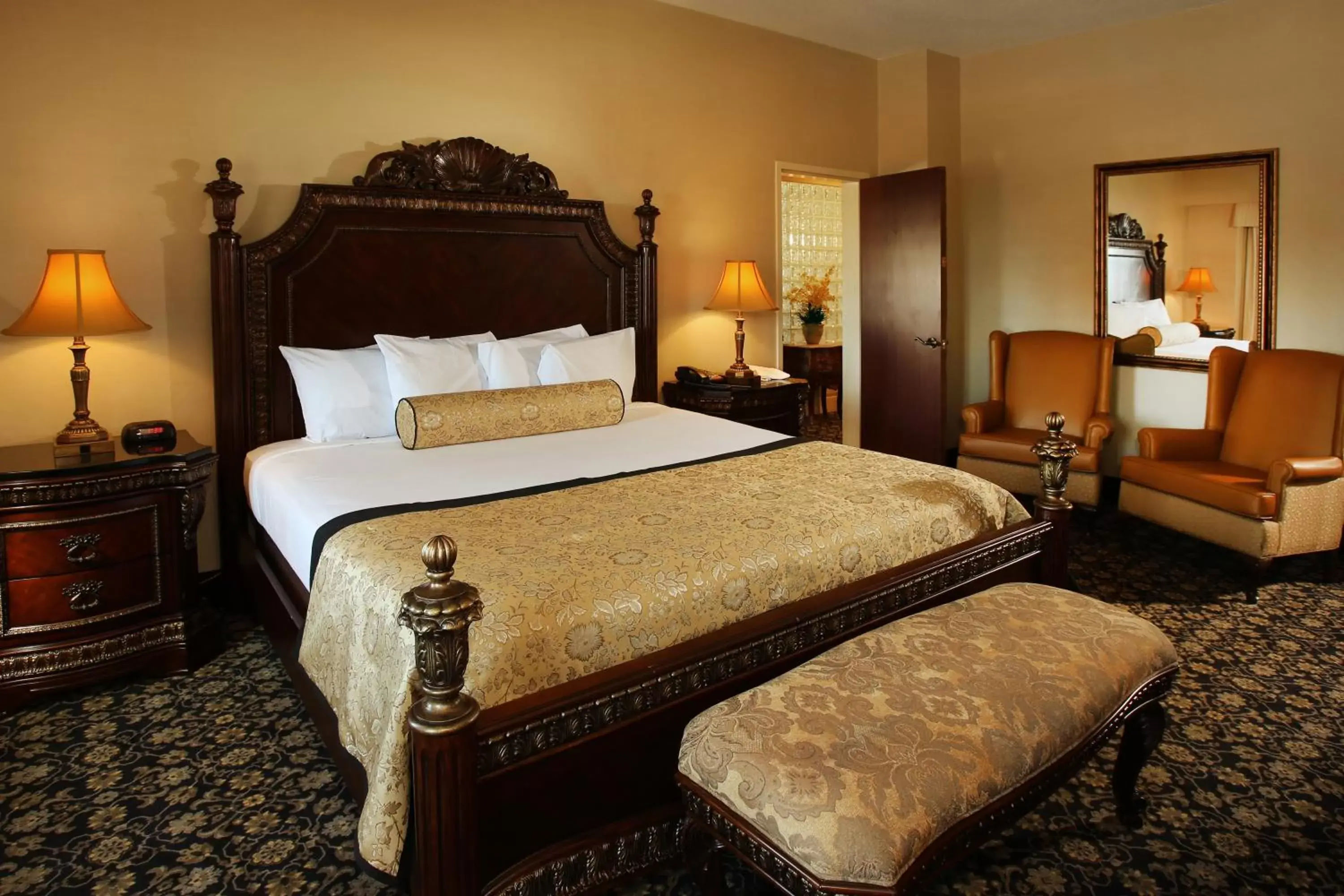 Bed in The Claridge Hotel