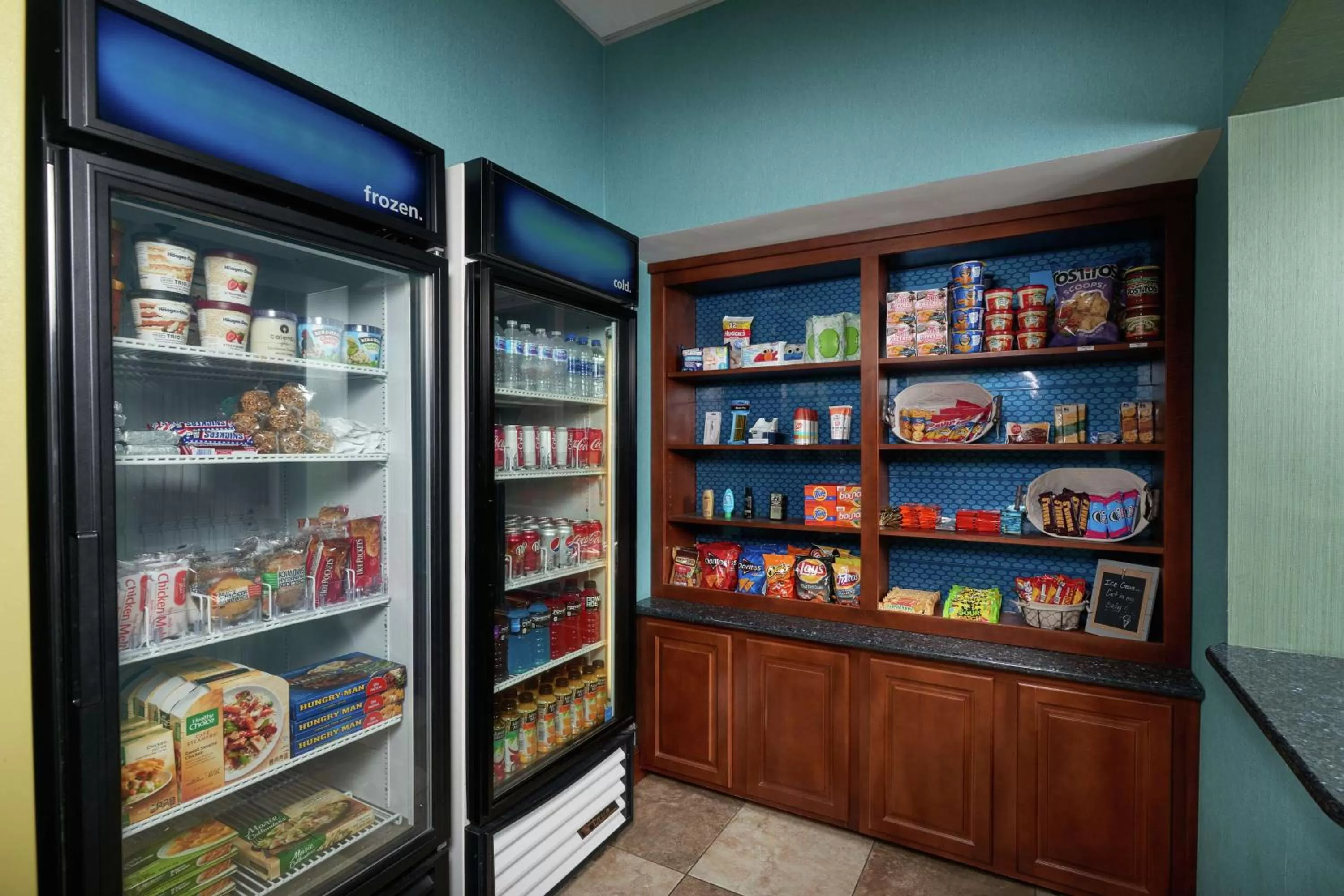 Restaurant/places to eat in Hampton Inn Bermuda Run / Advance