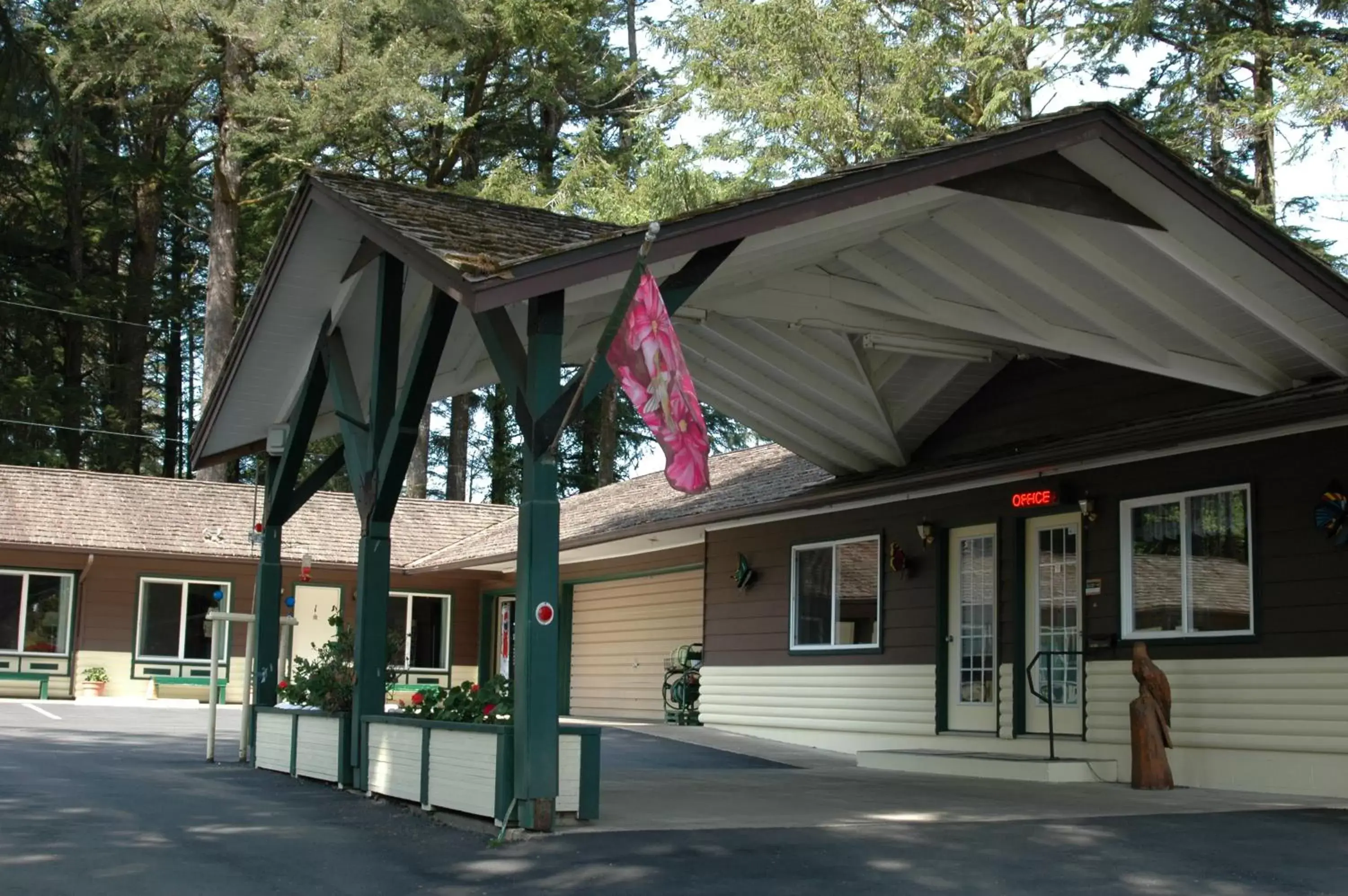 Facade/entrance, Property Building in Park Motel and Cabins
