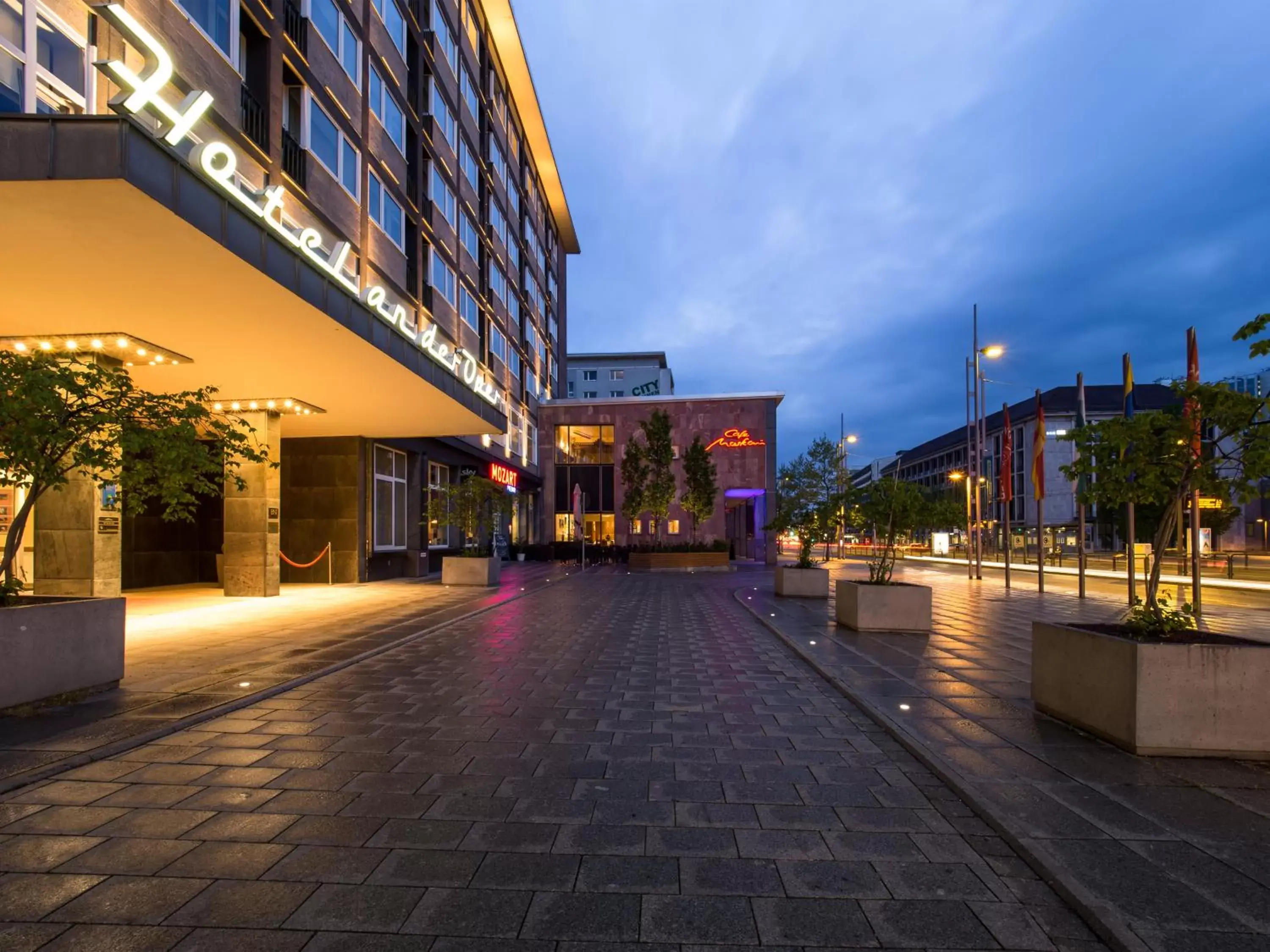 Facade/Entrance in Hotel an der Oper