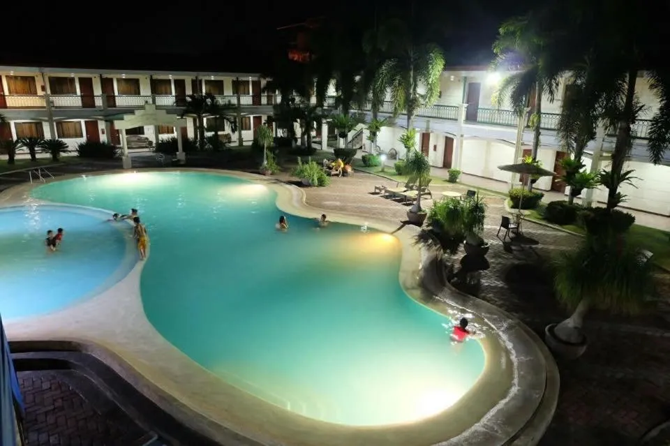 Night in Dottie's Place Hotel & Restaurant