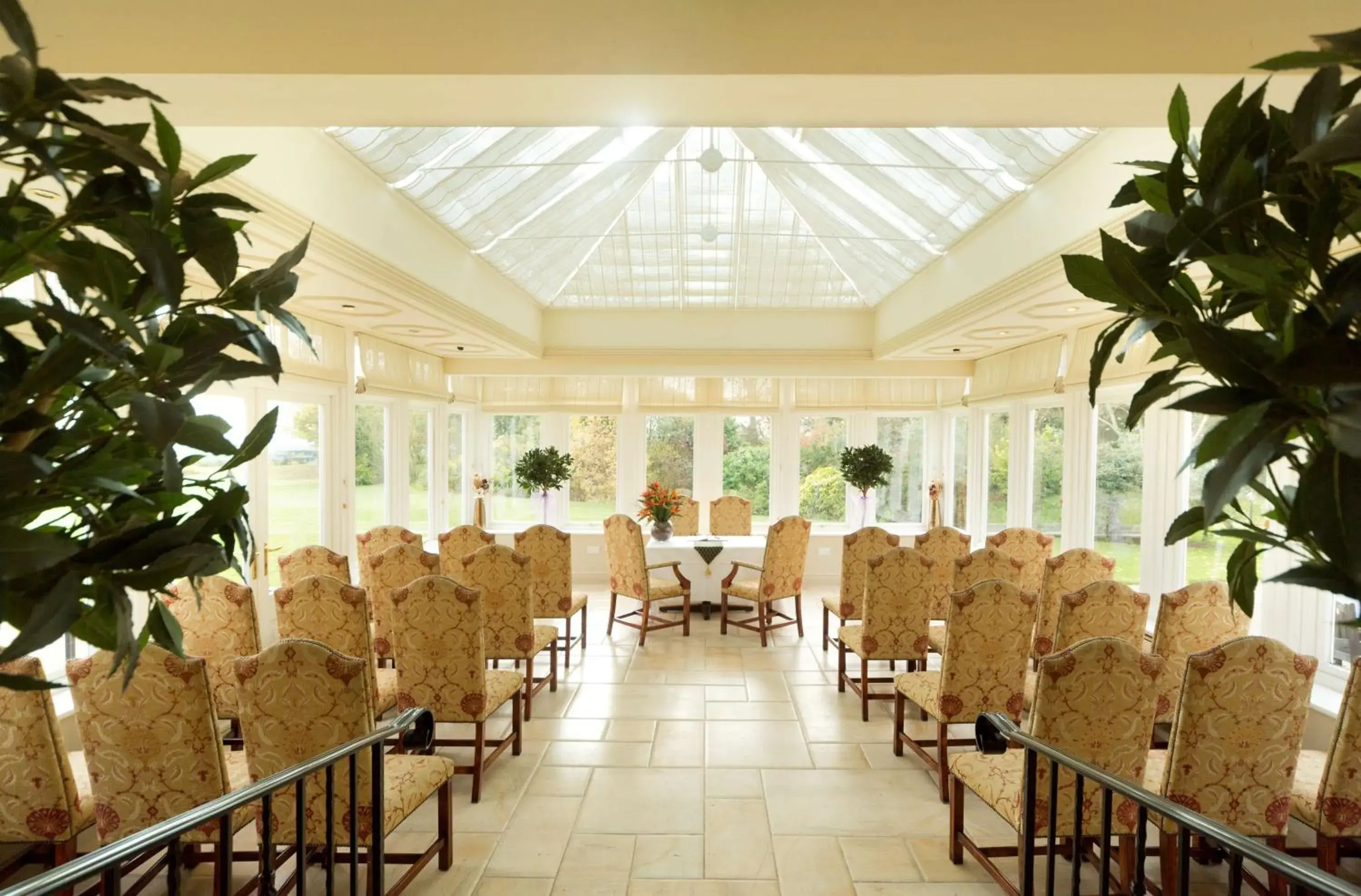Restaurant/places to eat, Banquet Facilities in Best Western Leigh Park Hotel