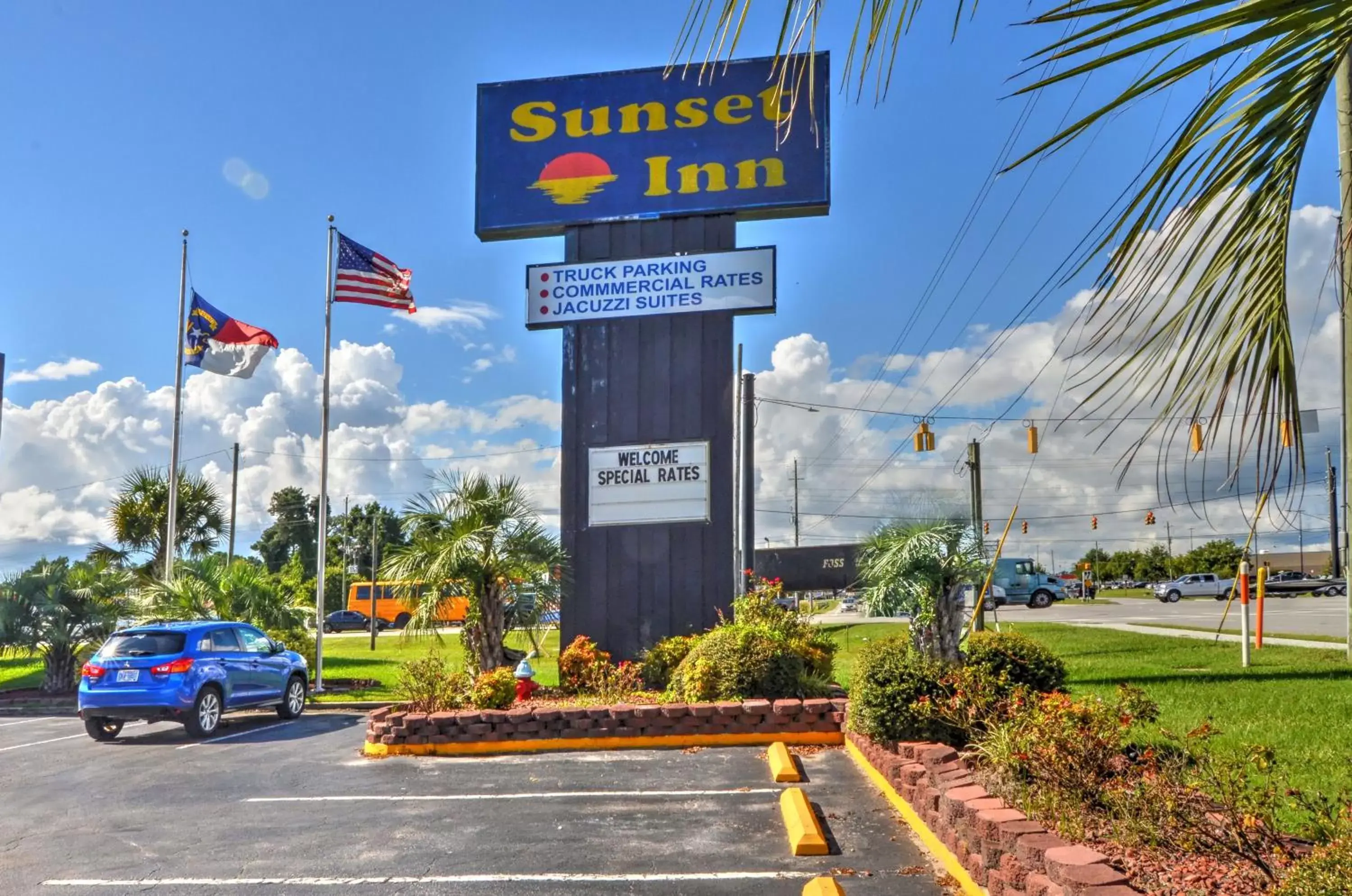 Property building in Sunset Inn Property building in Sunset Inn