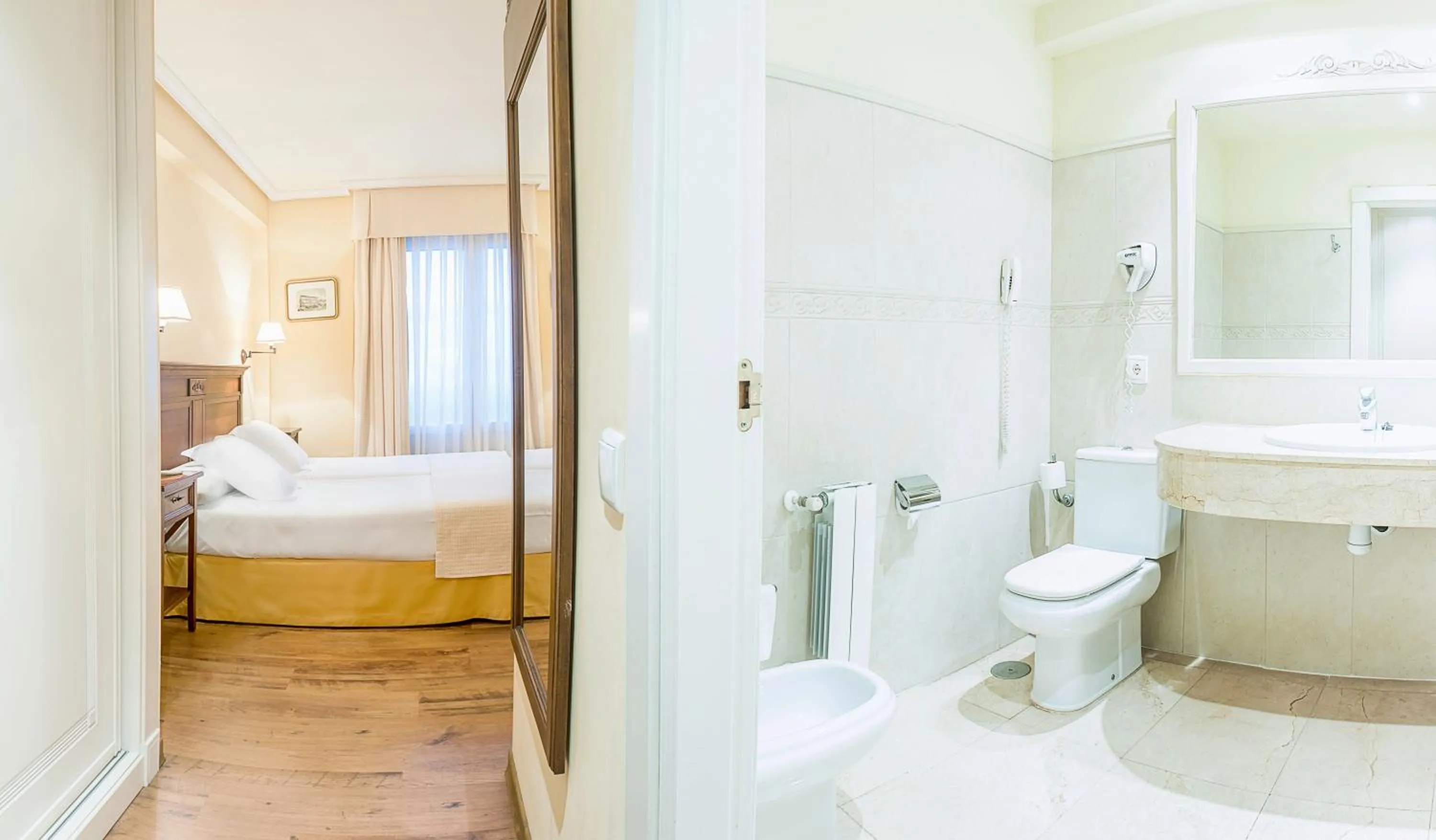 Bathroom, Bed in Silken Spa La Hacienda De Don Juan