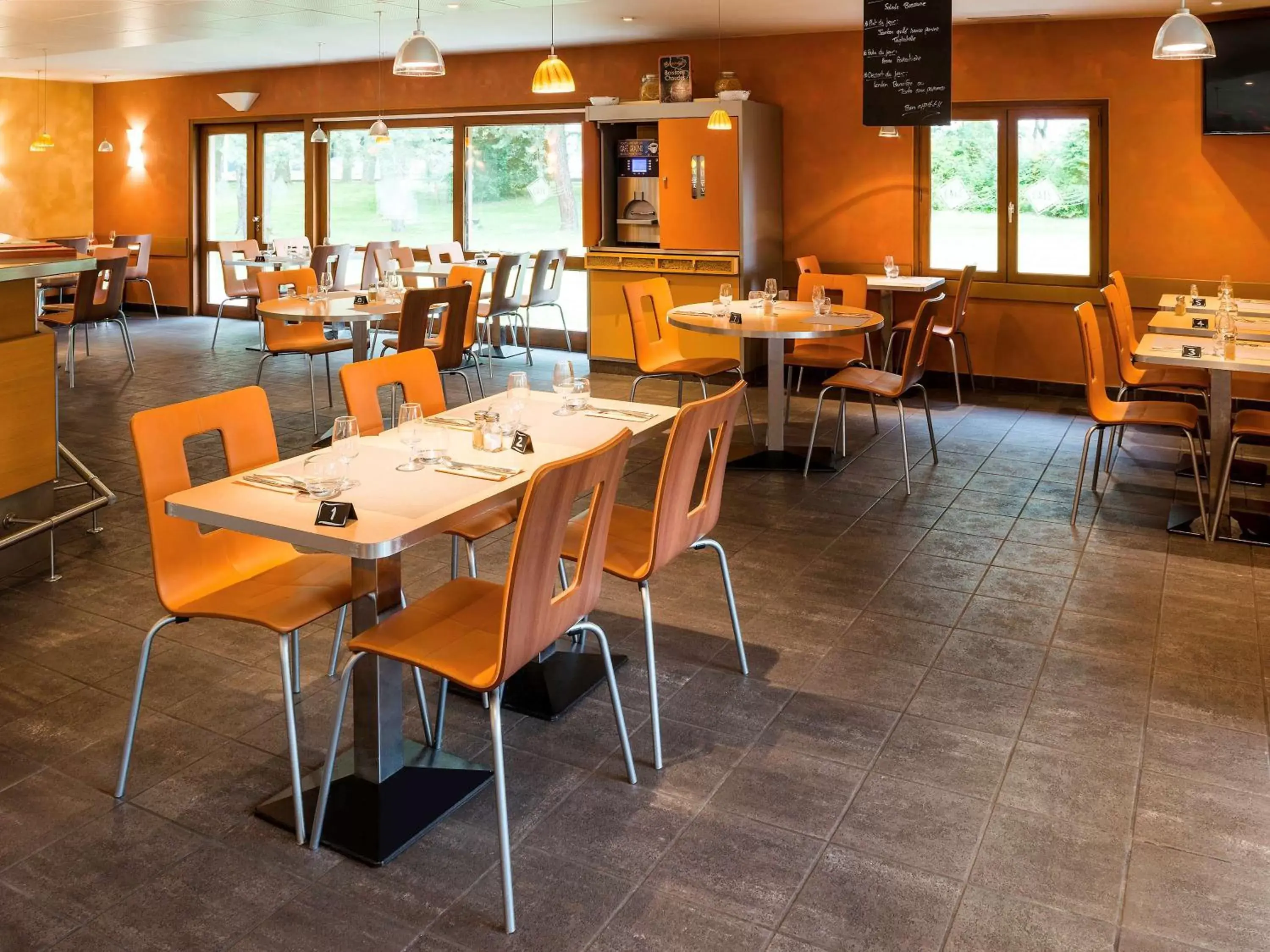 Restaurant/Places to Eat in ibis Bourg en Bresse
