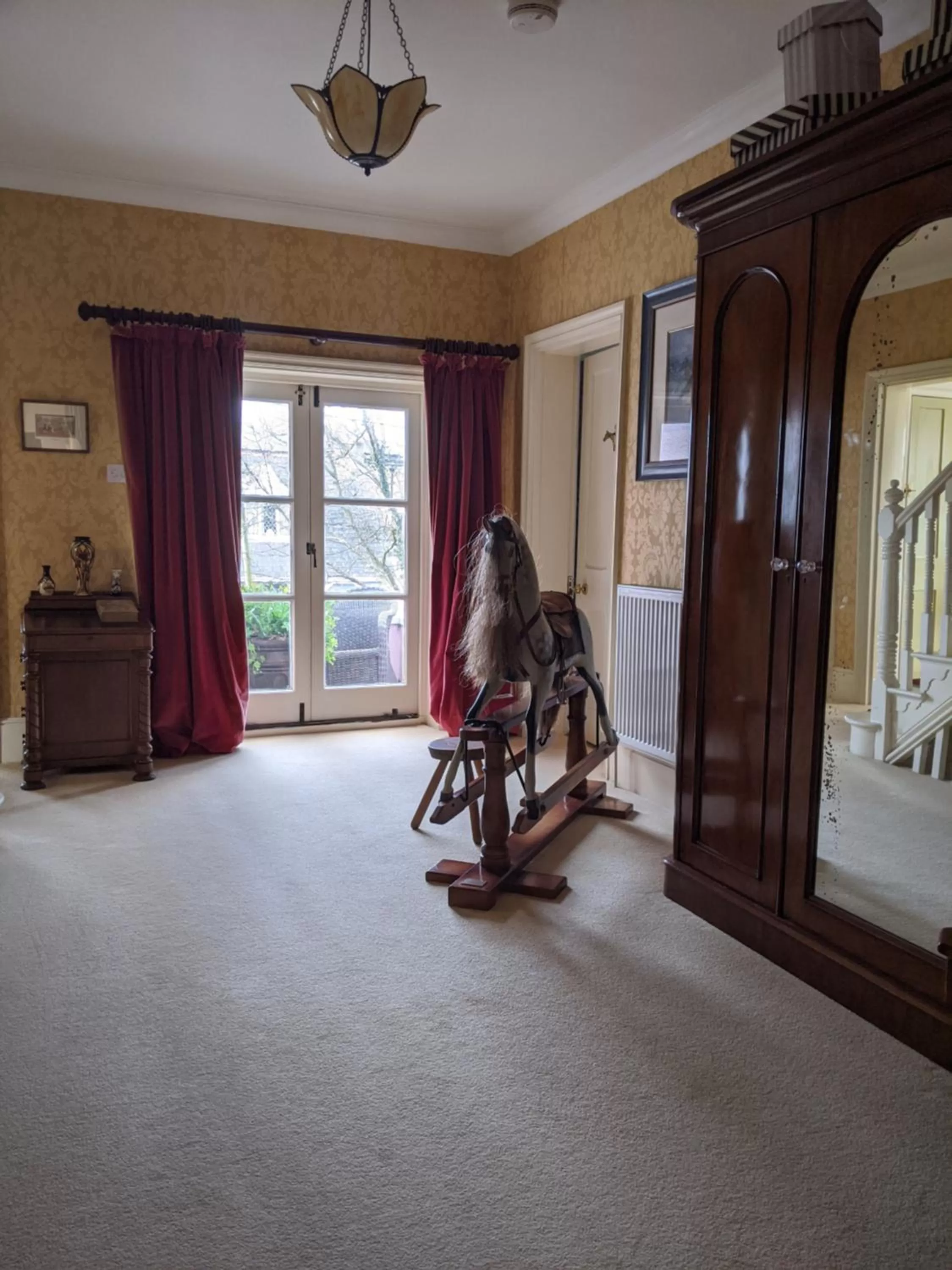 Area and facilities in St Katharine's House