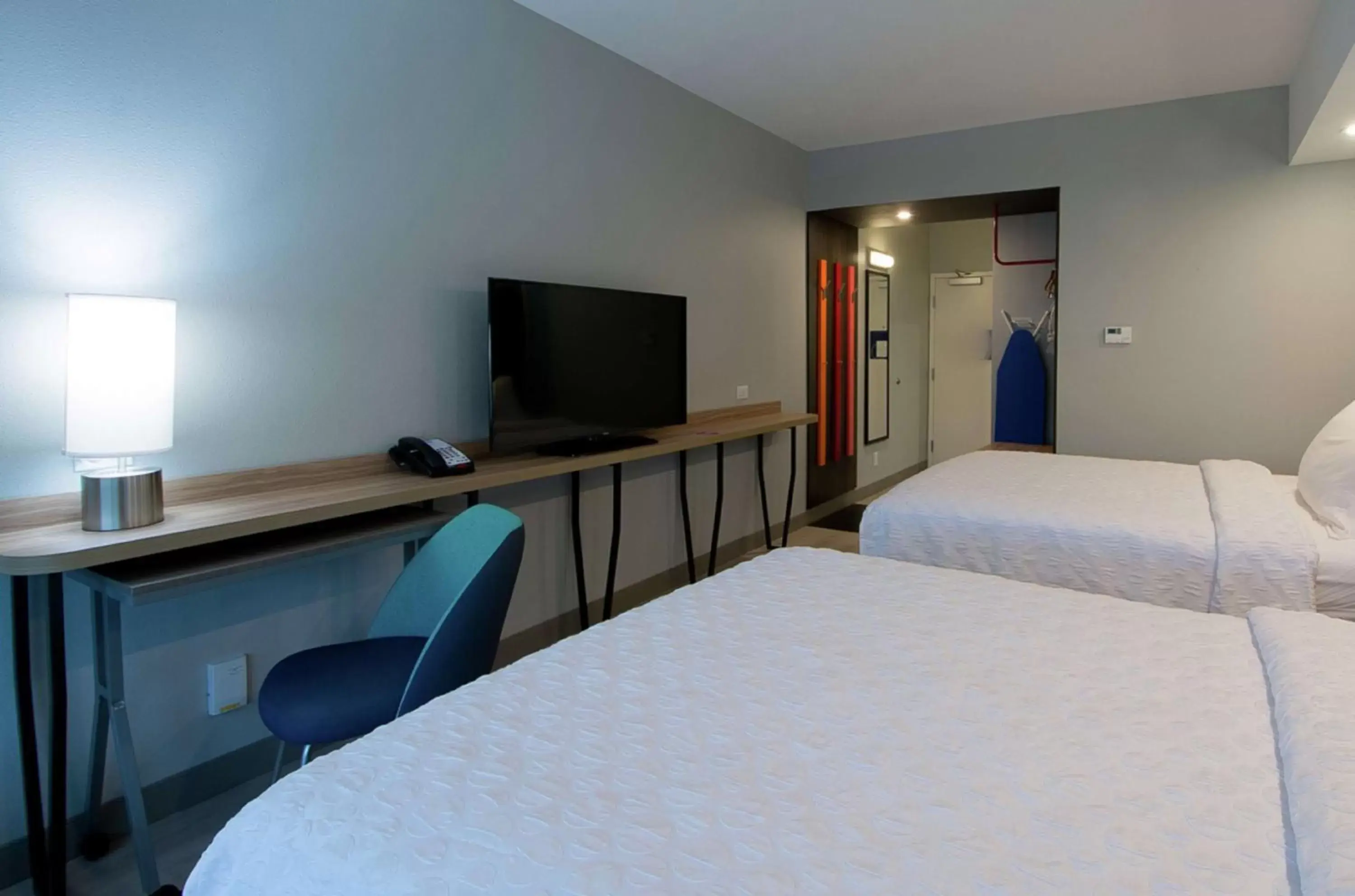 Bedroom, Bed in Tru by Hilton Lafayette River Ranch