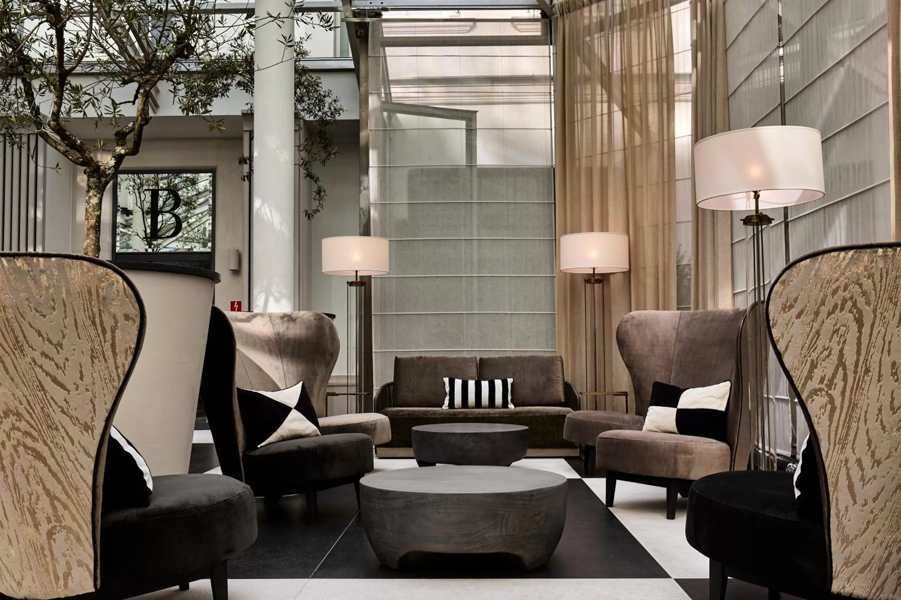 Lobby or reception in H15 Boutique Hotel, Warsaw, a Member of Design Hotels