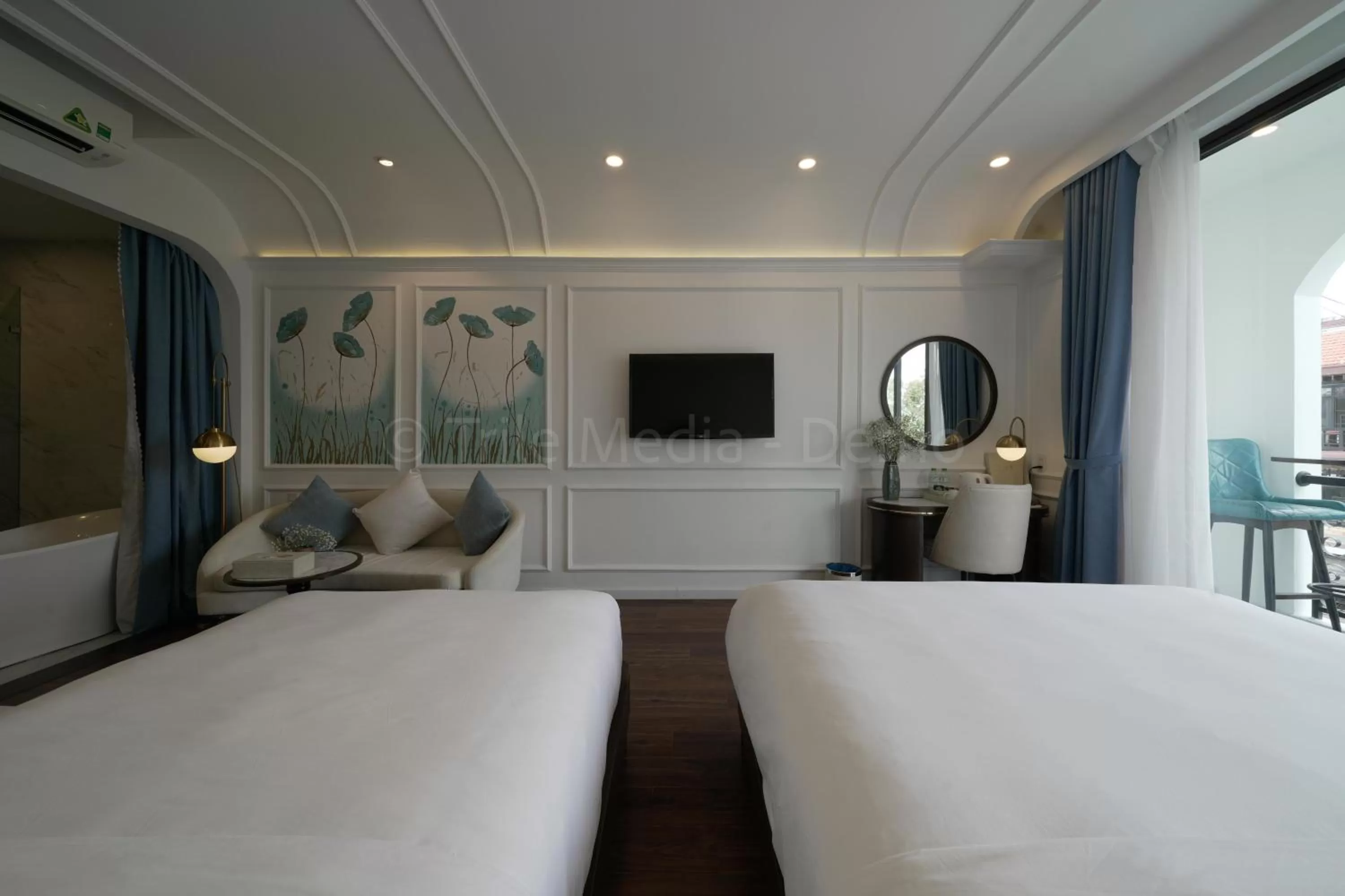 Bed in Lion King Hotel