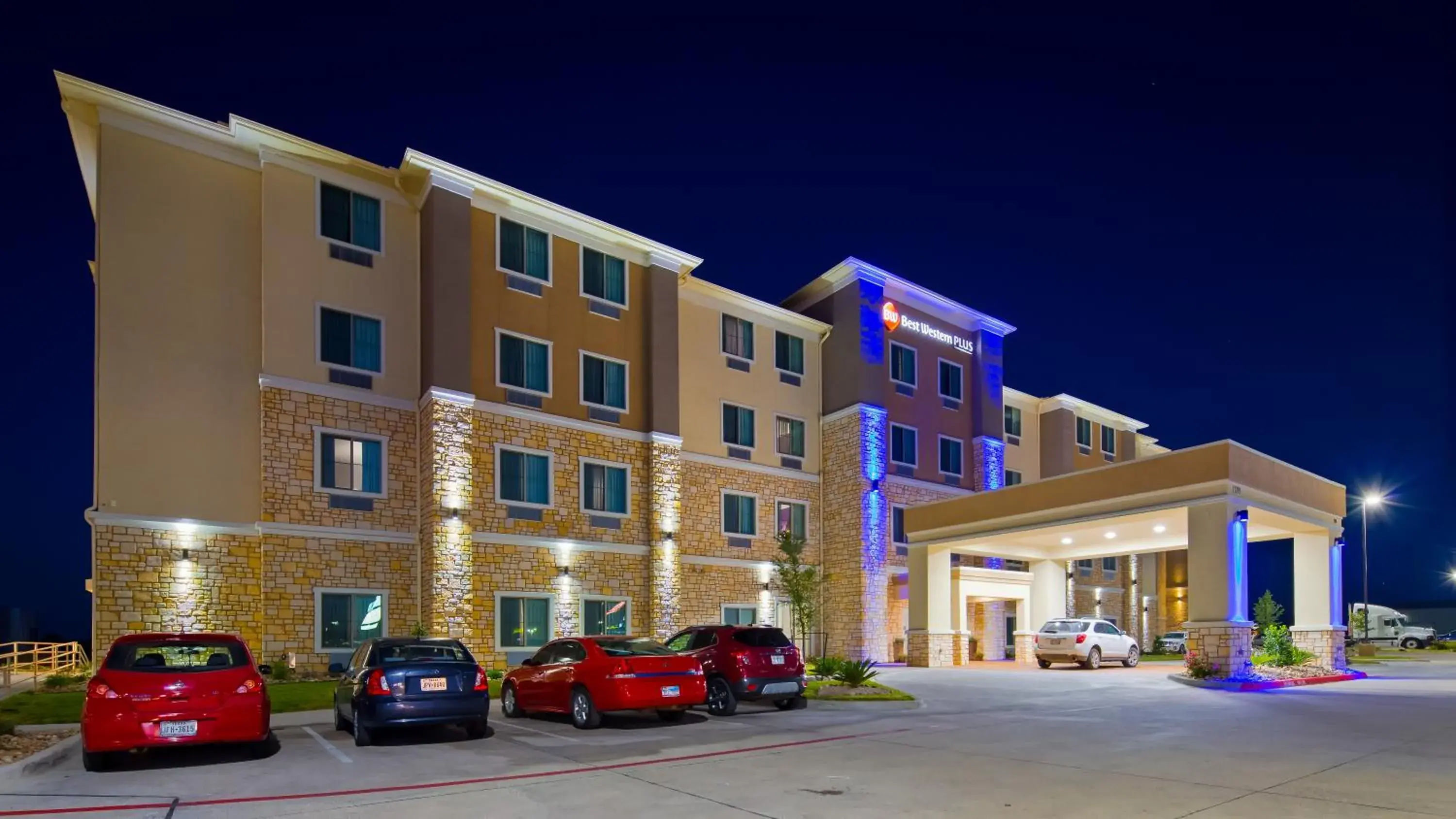 Facade/entrance, Property Building in Best Western Plus Buda Austin Inn & Suites