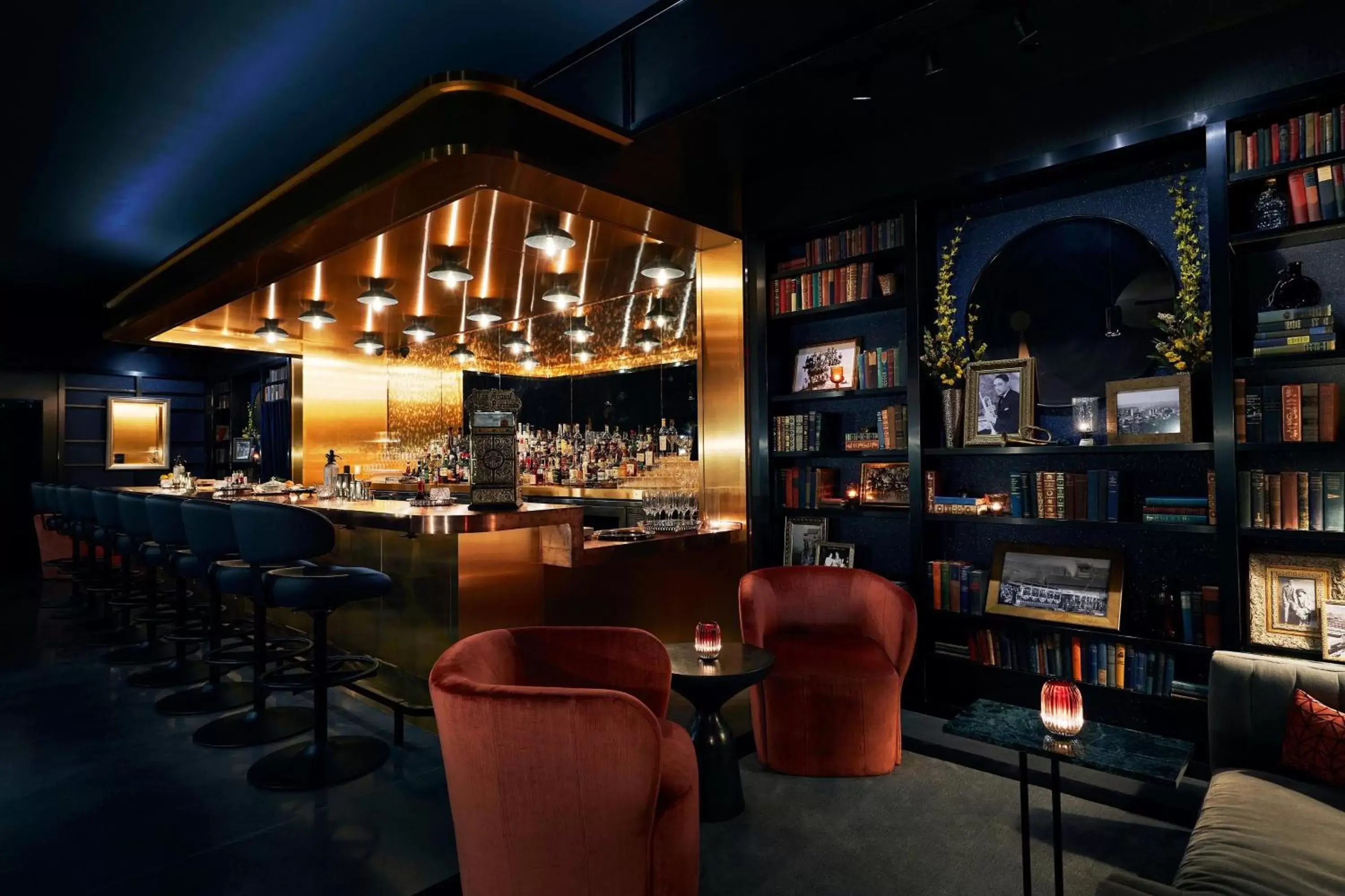 Lounge or bar in Kinley Chattanooga Southside, a Tribute Portfolio Hotel Lounge or bar in Kinley Chattanooga Southside, a Tribute Portfolio Hotel