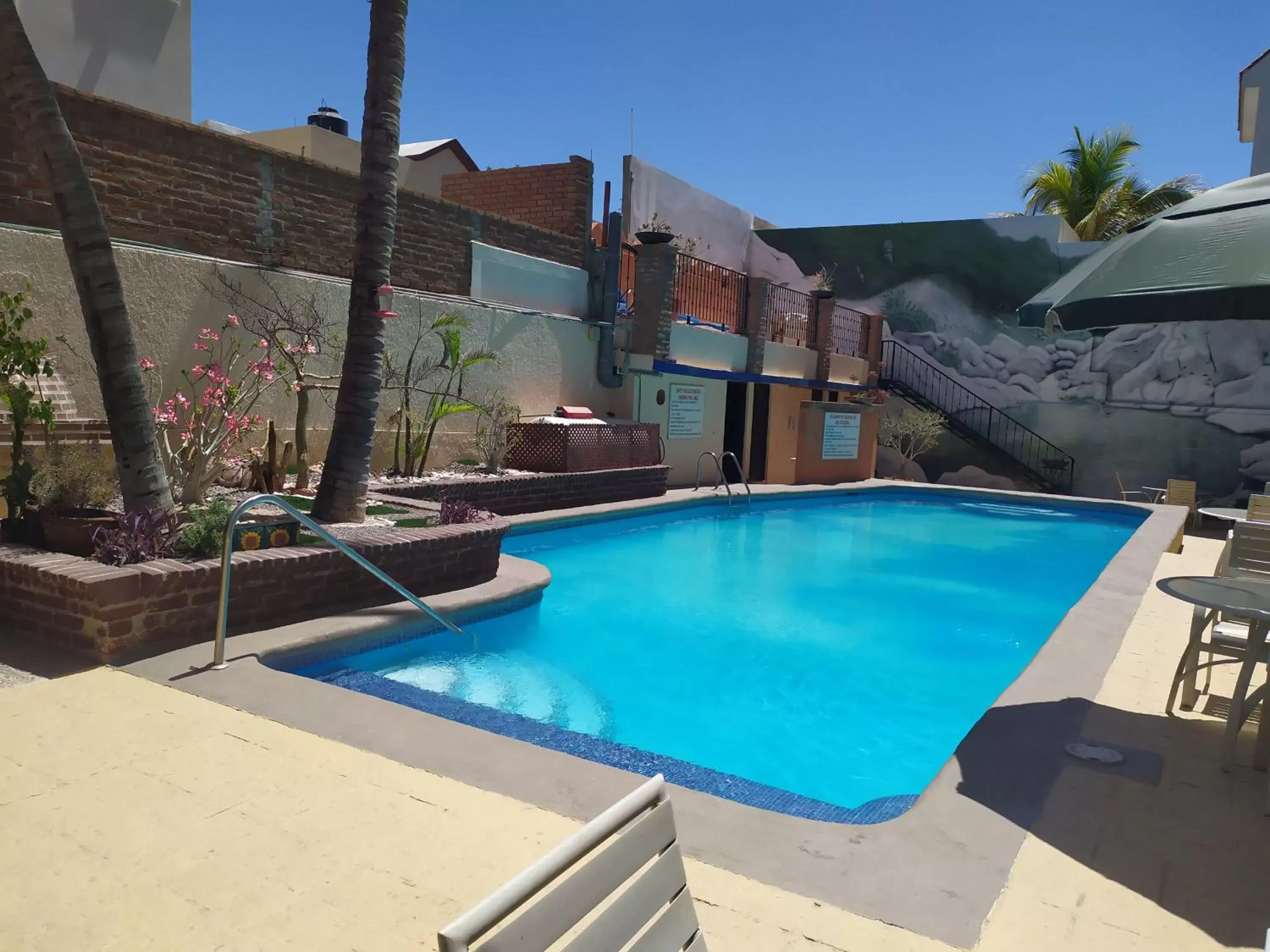 Swimming Pool in Las Gaviotas Condo-Hotel La Paz BCS