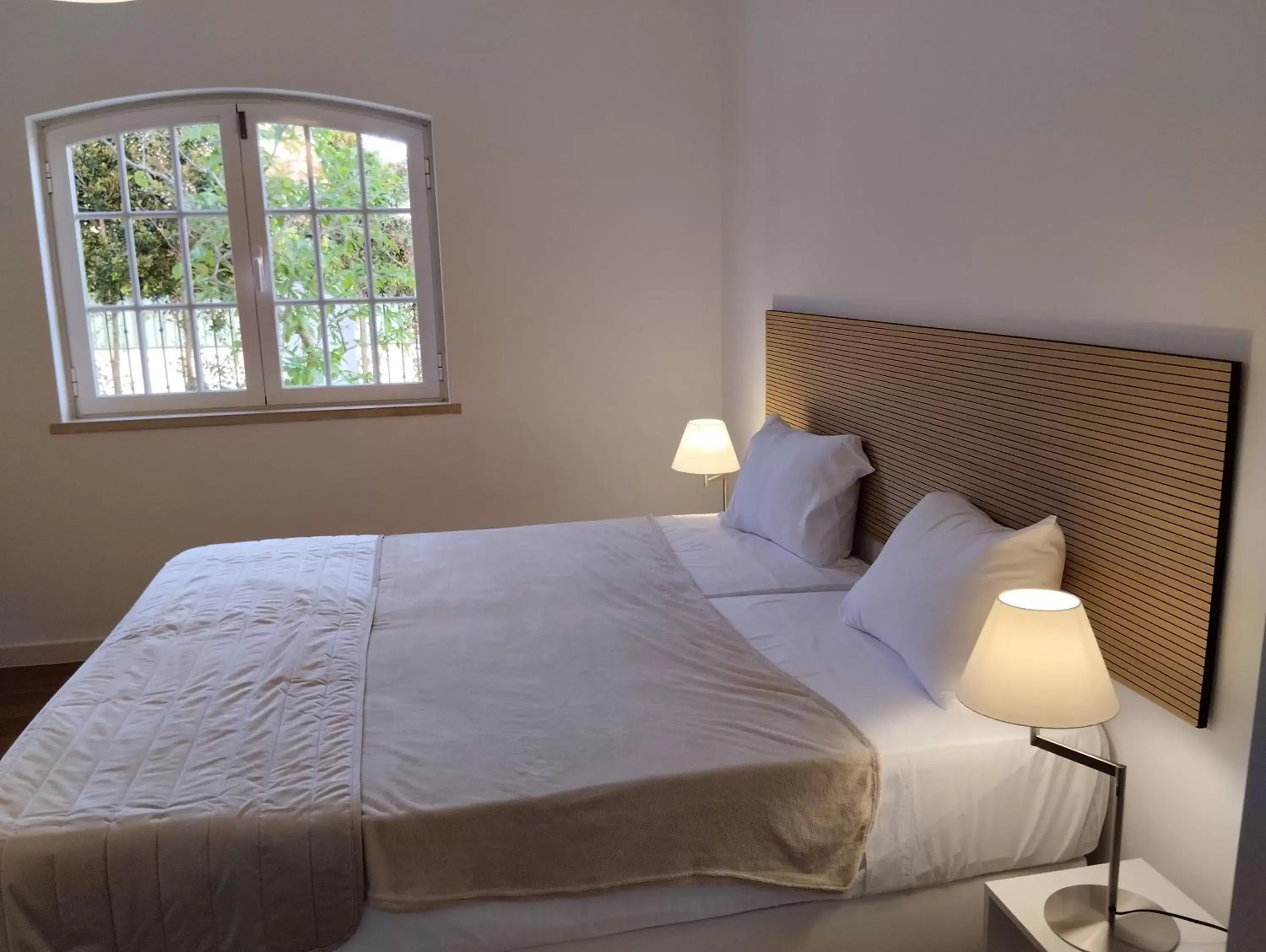 Bed in Villa Privée Cascais