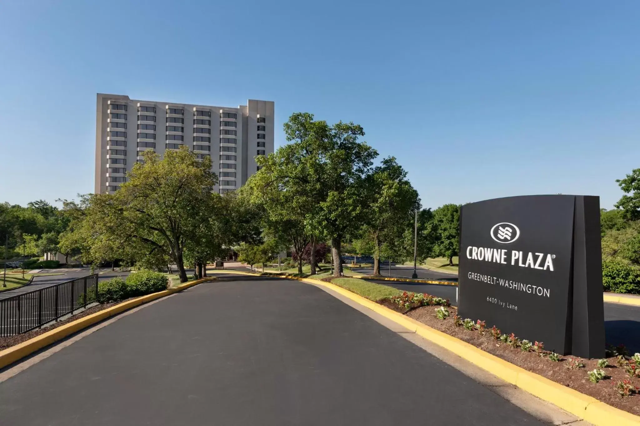 Property Building in Crowne Plaza College Park - Washington DC