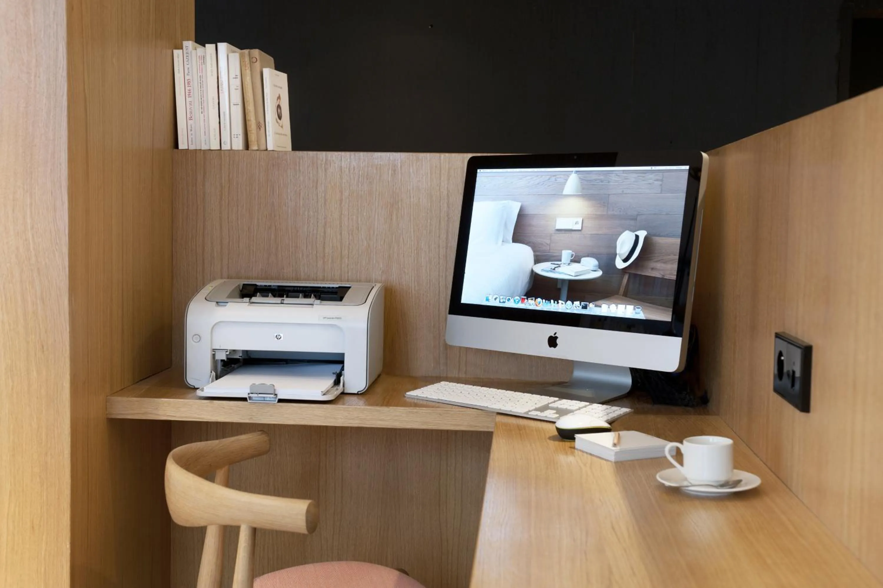 Lobby or reception in 9Hotel Opera