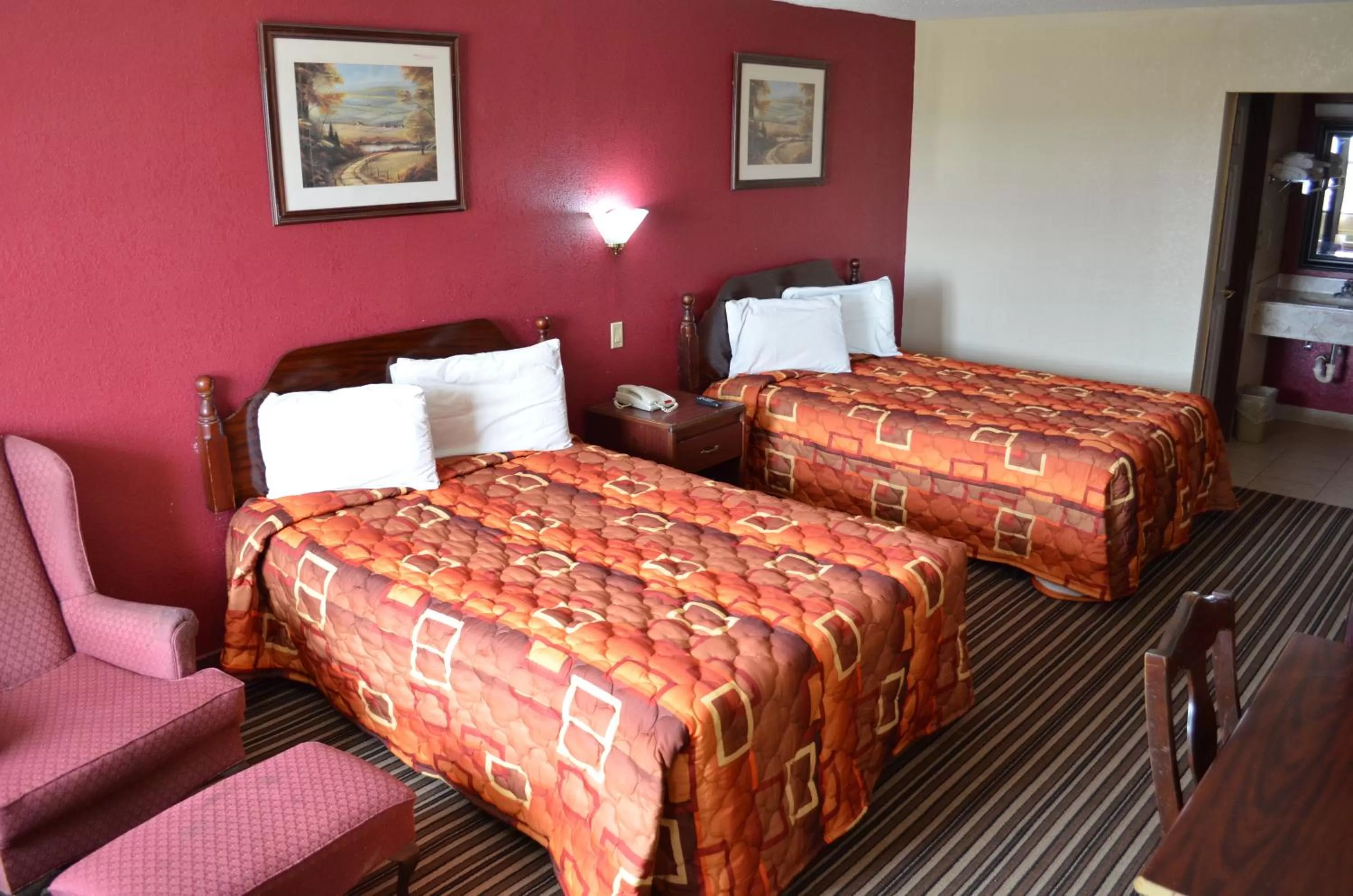 Bed in Royal Inn Greenville