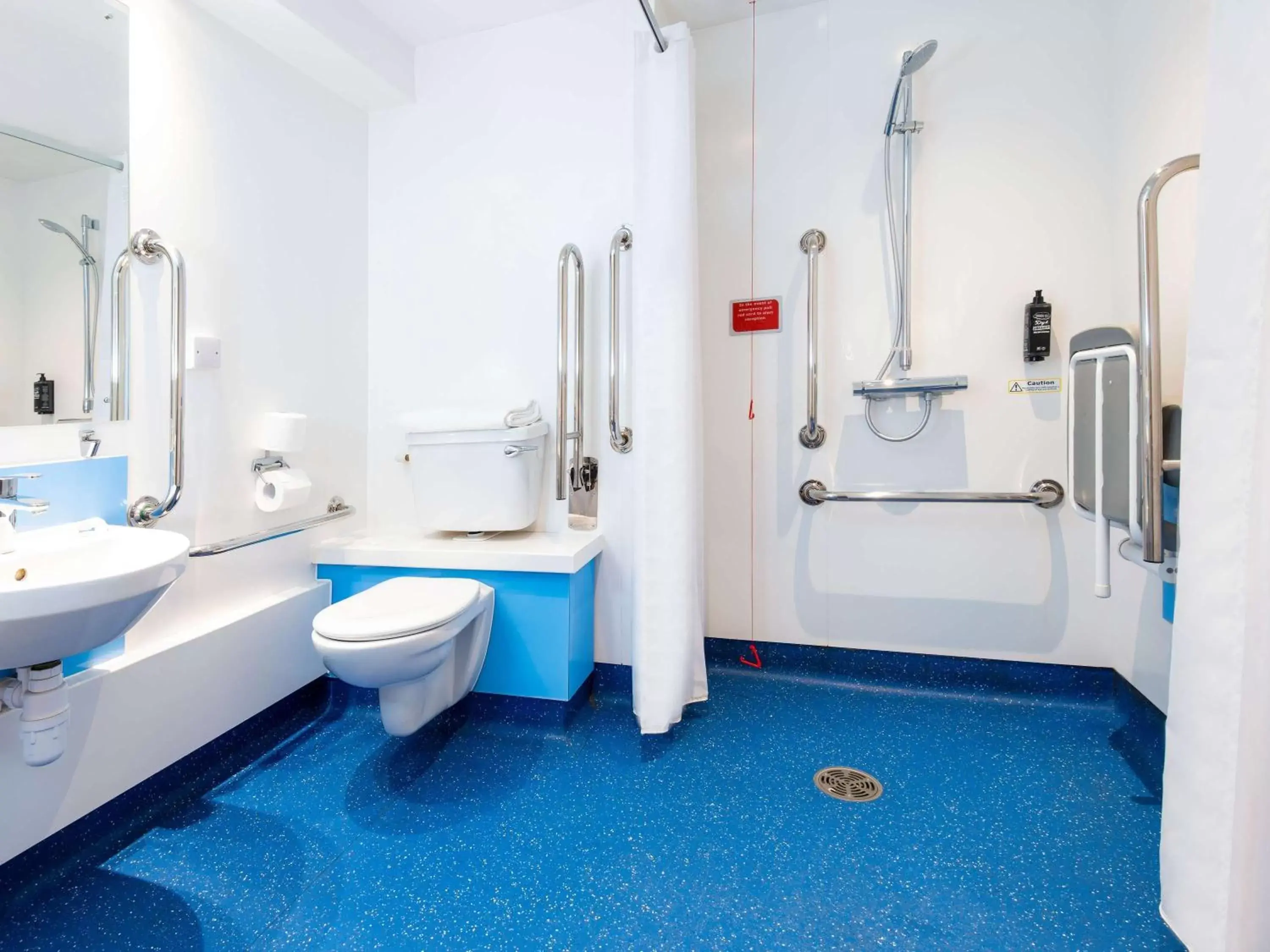 Bathroom in ibis budget Hotel Edinburgh Park