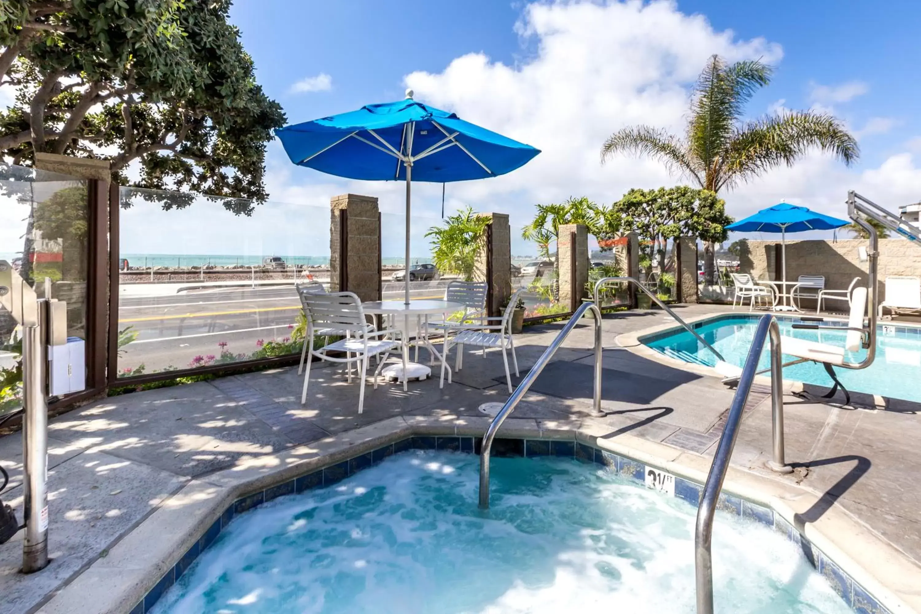 Swimming Pool in Capistrano SurfSide Inn