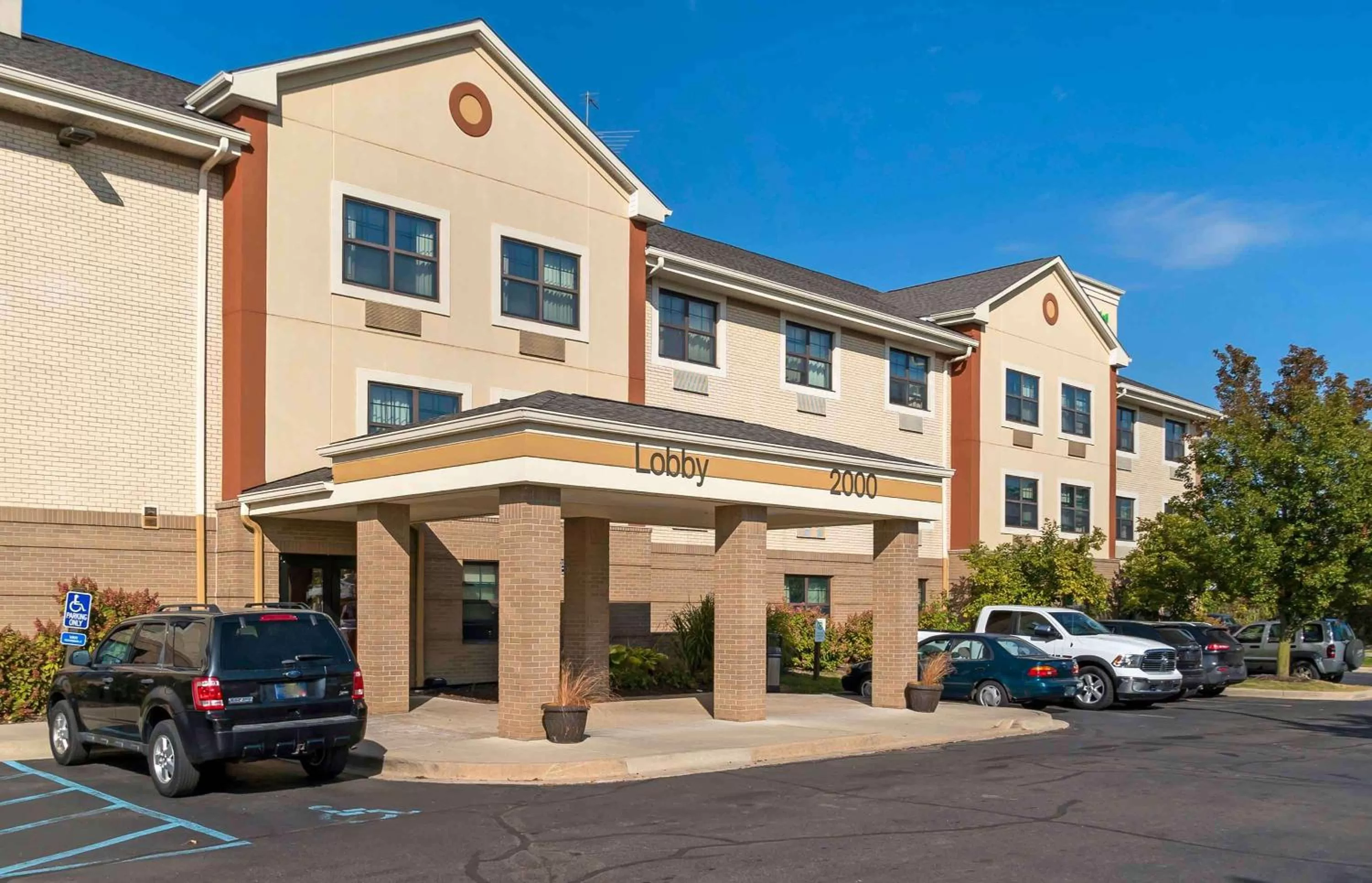 Property building in Extended Stay America Suites - Detroit - Canton