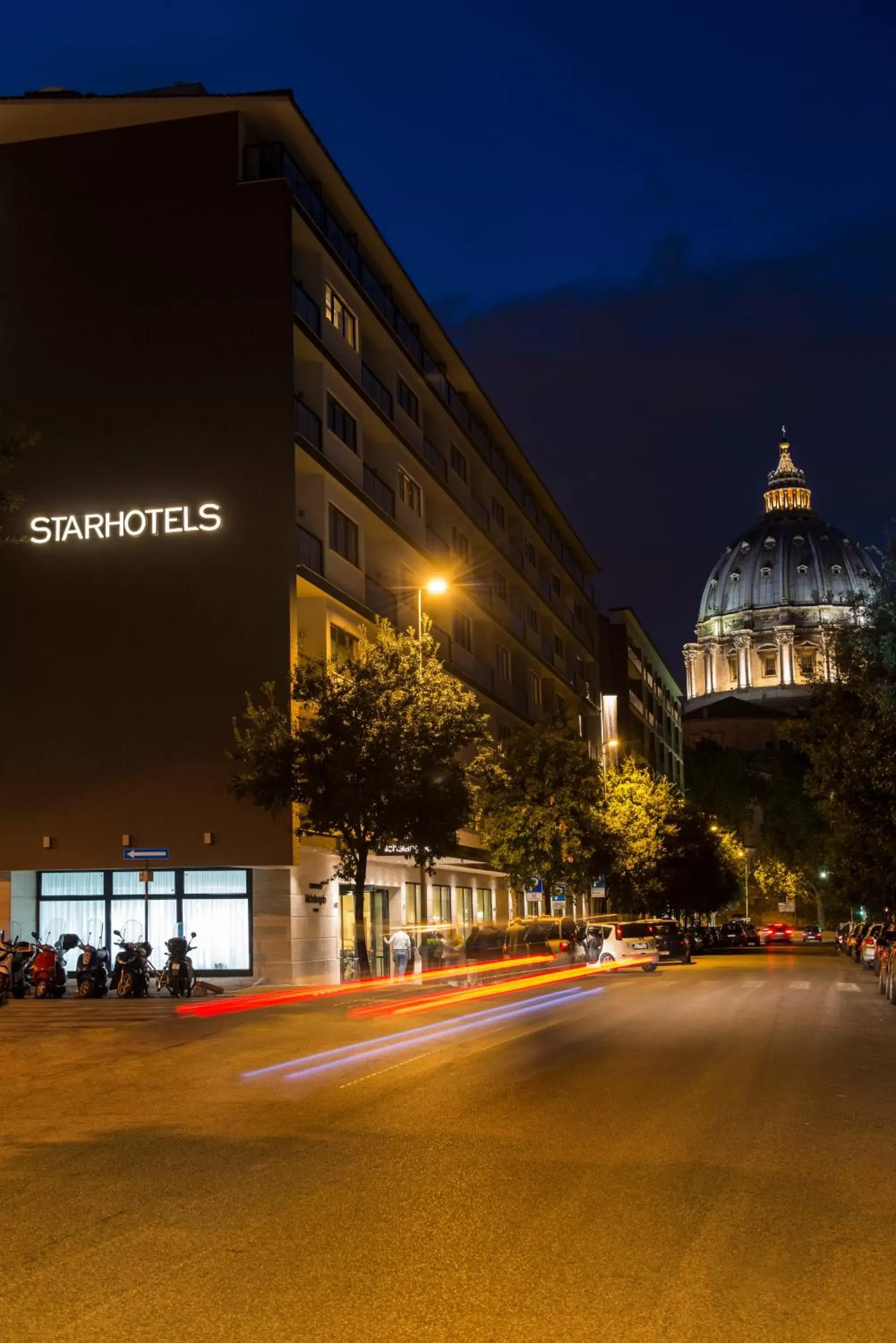 Property Building in Starhotels Michelangelo Rome