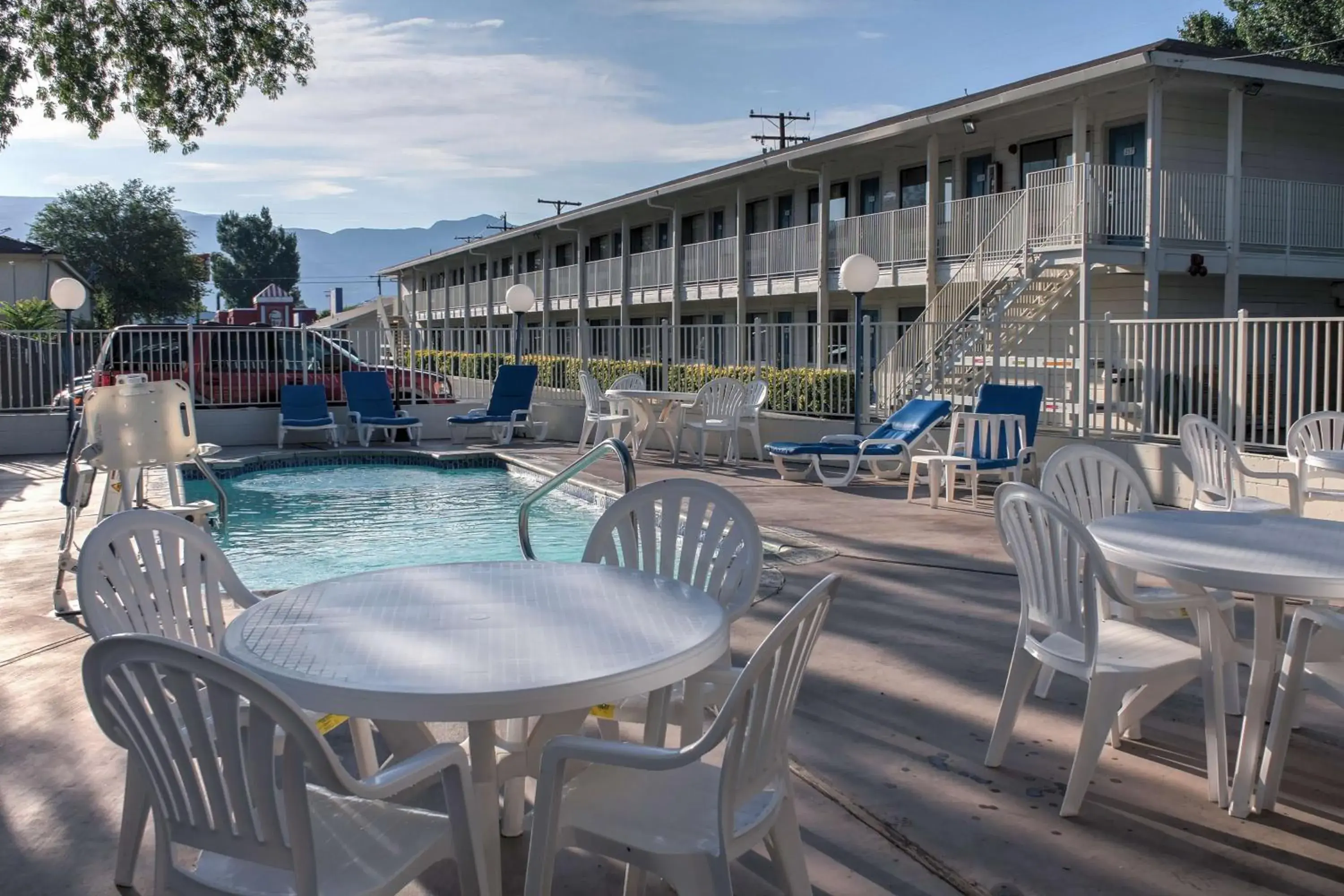Day, Swimming Pool in Motel 6-Bishop, CA