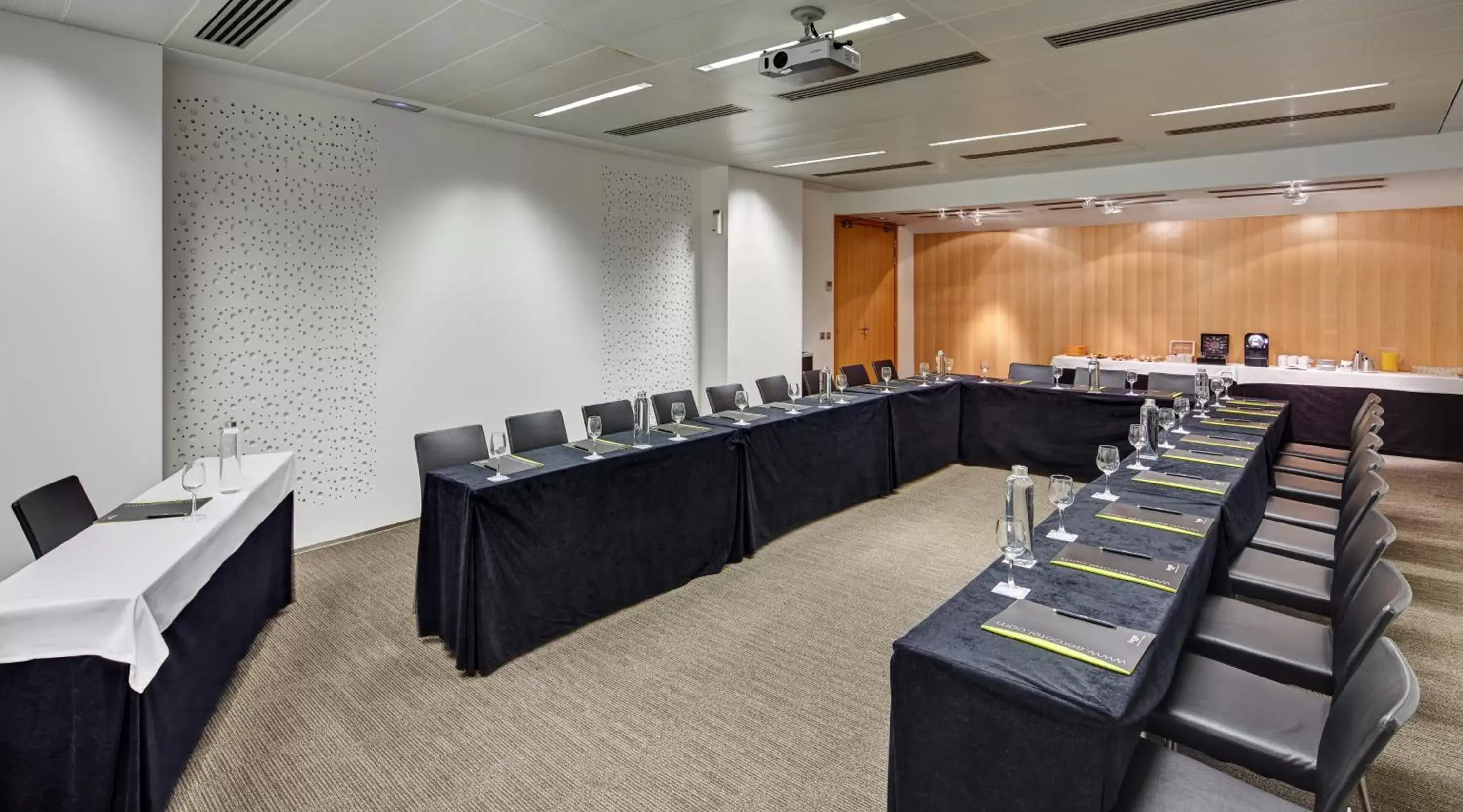 Meeting/conference room in Sercotel Hotel Rosellon