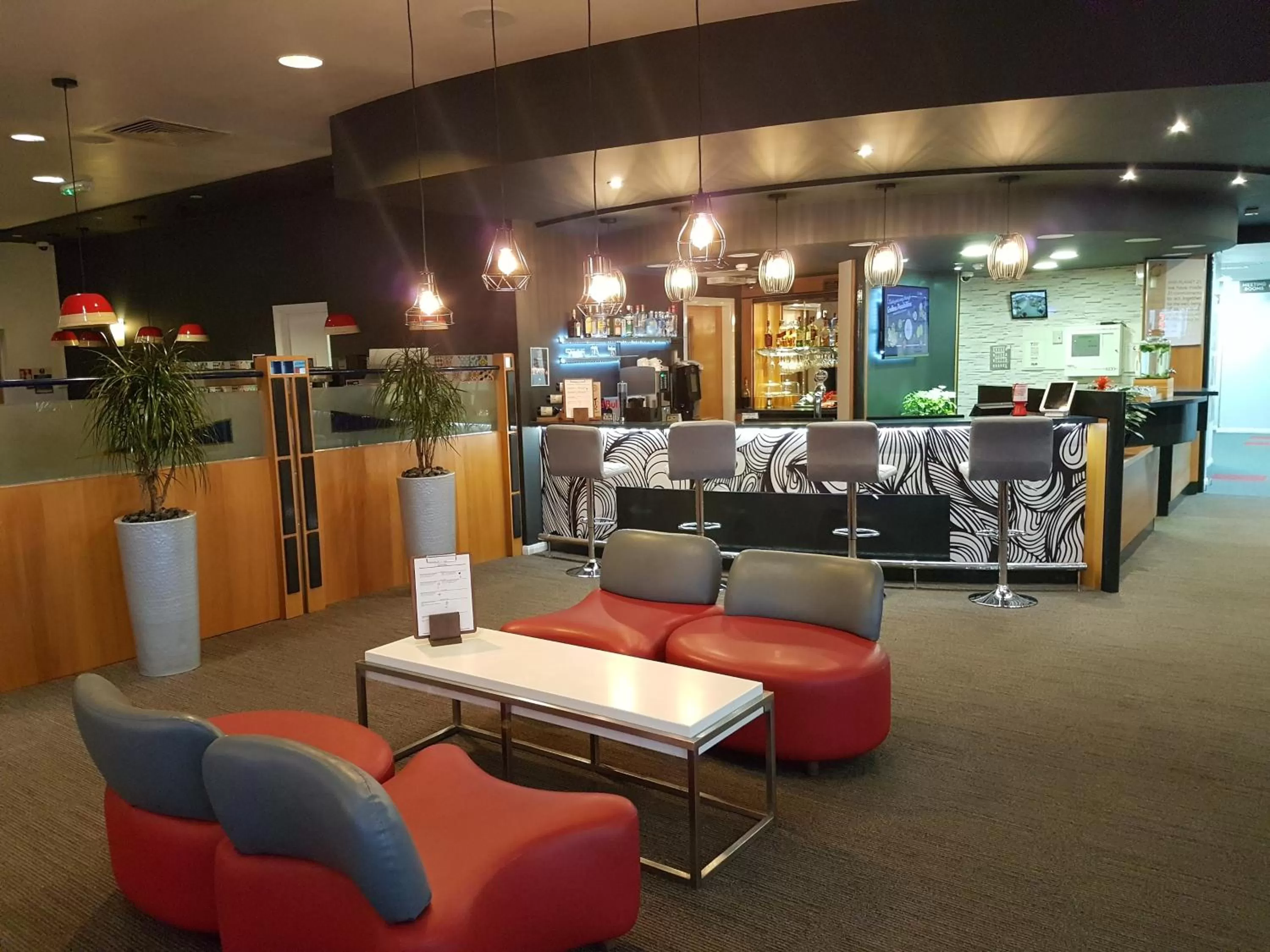 Lounge or bar in ibis Cardiff Gate - International Business Park