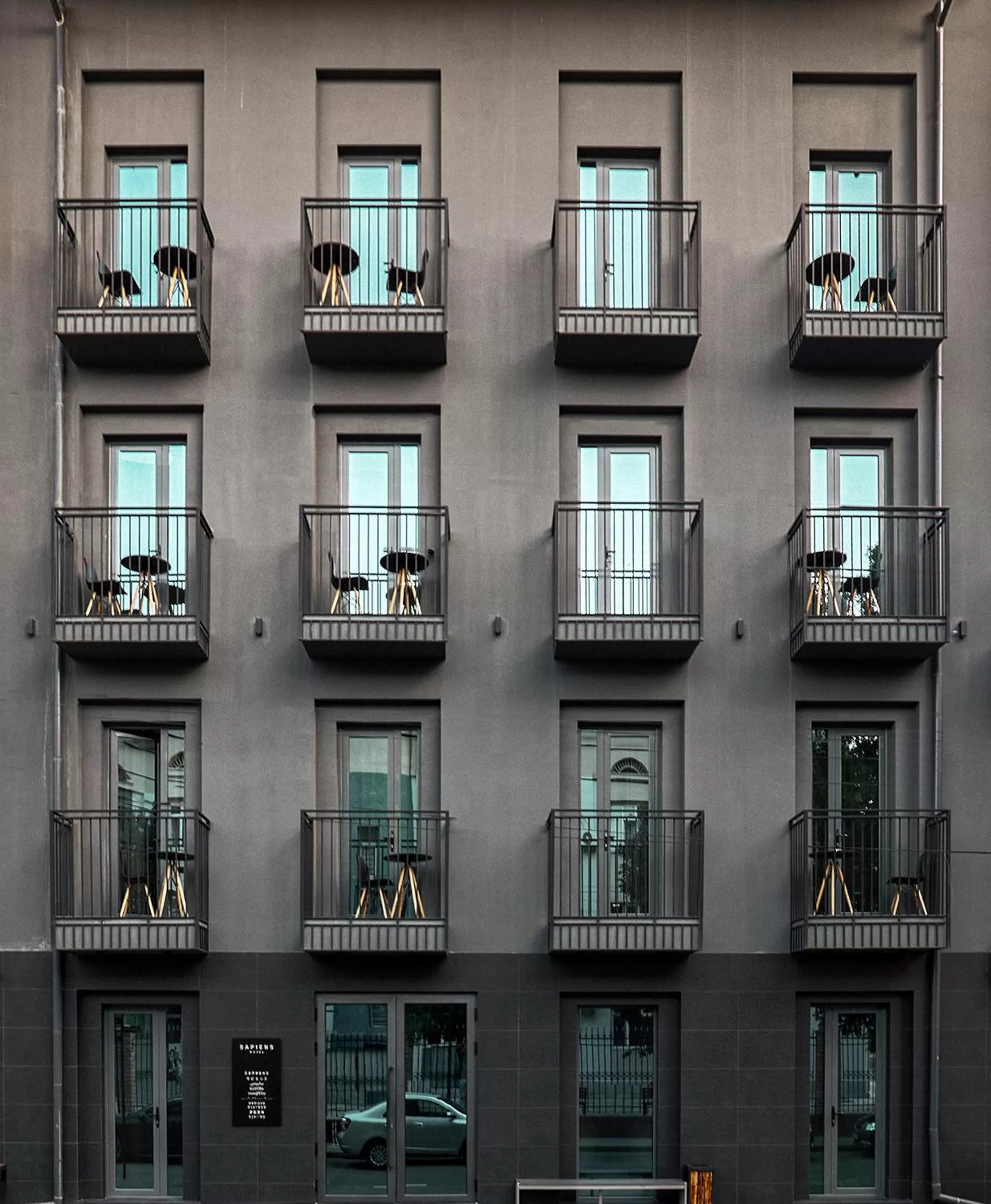 Property building in Sapiens Hotel