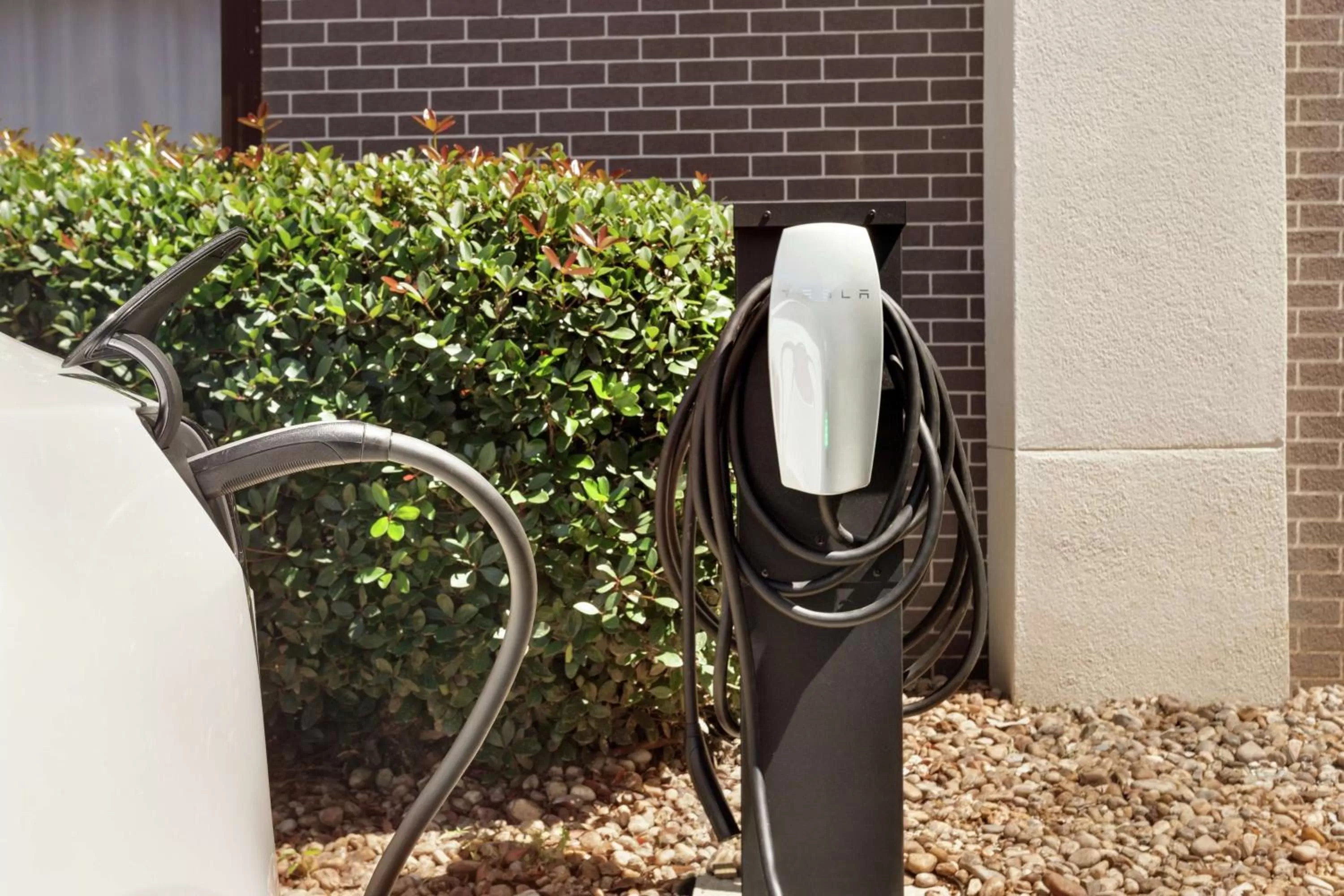 Property building in Hampton Inn Birmingham-Trussville