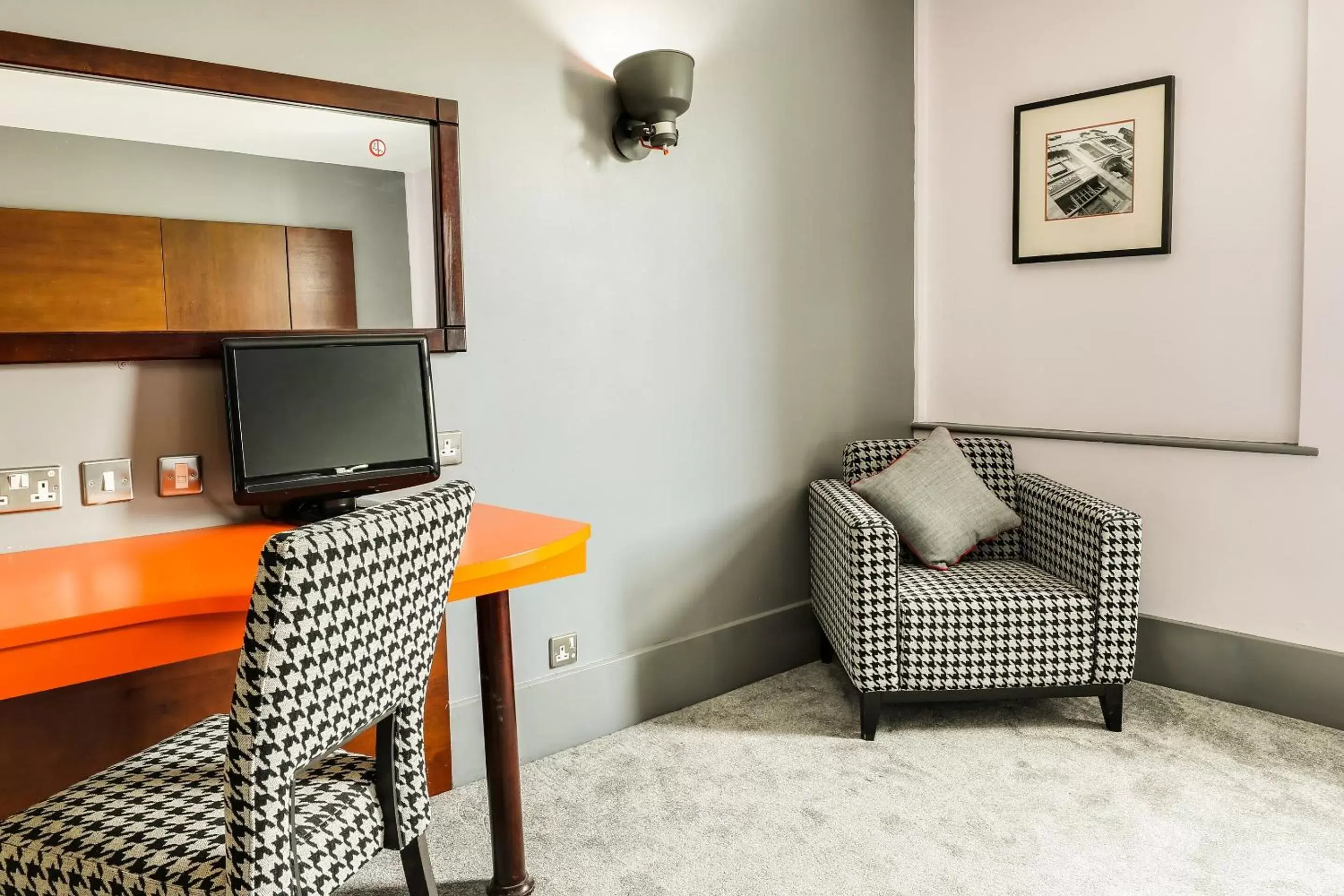 Bedroom, Seating Area in OYO Flagship Sheffield City Centre