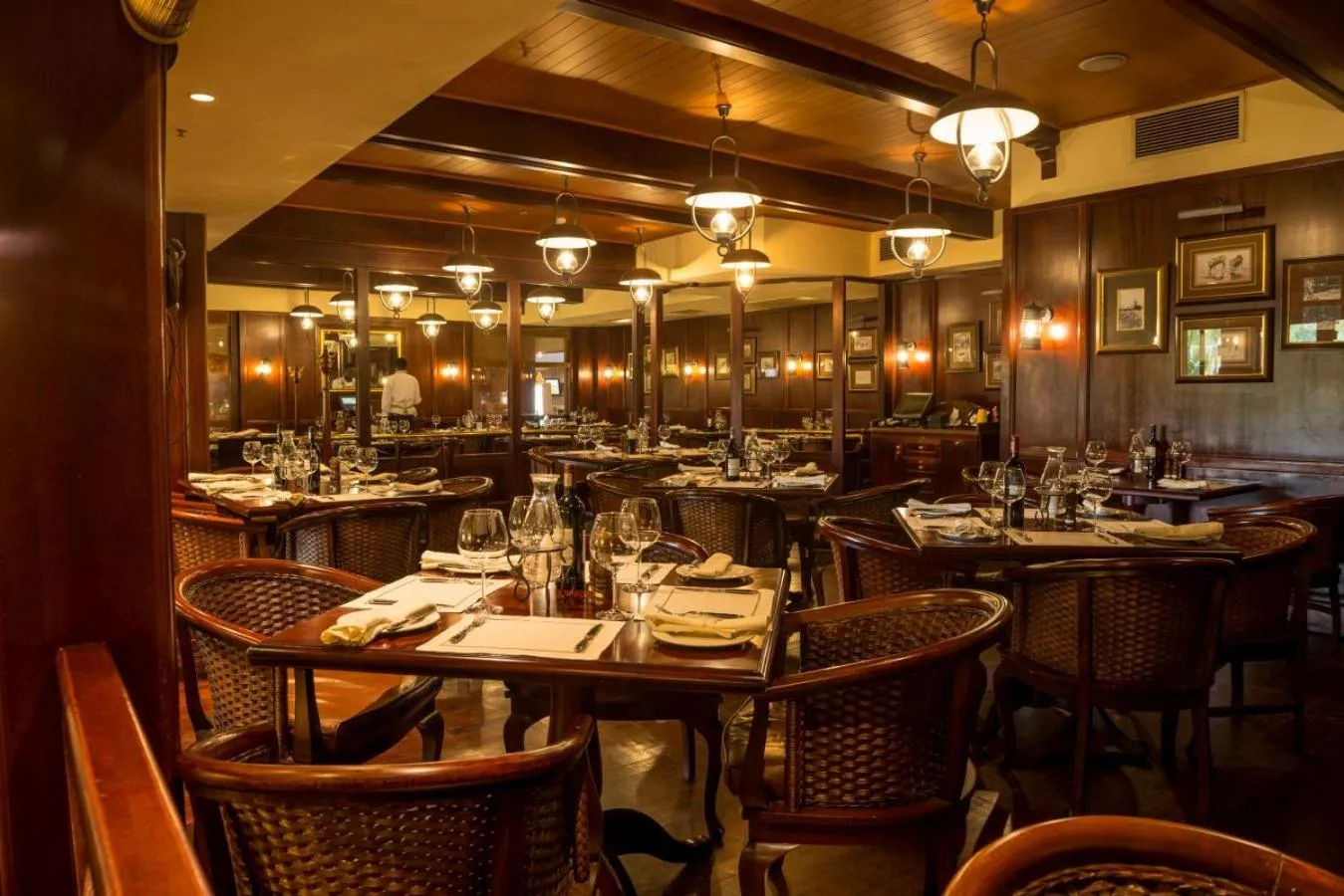 Restaurant/places to eat in Peermont Metcourt Inn at the Grand Palm, Gaborone