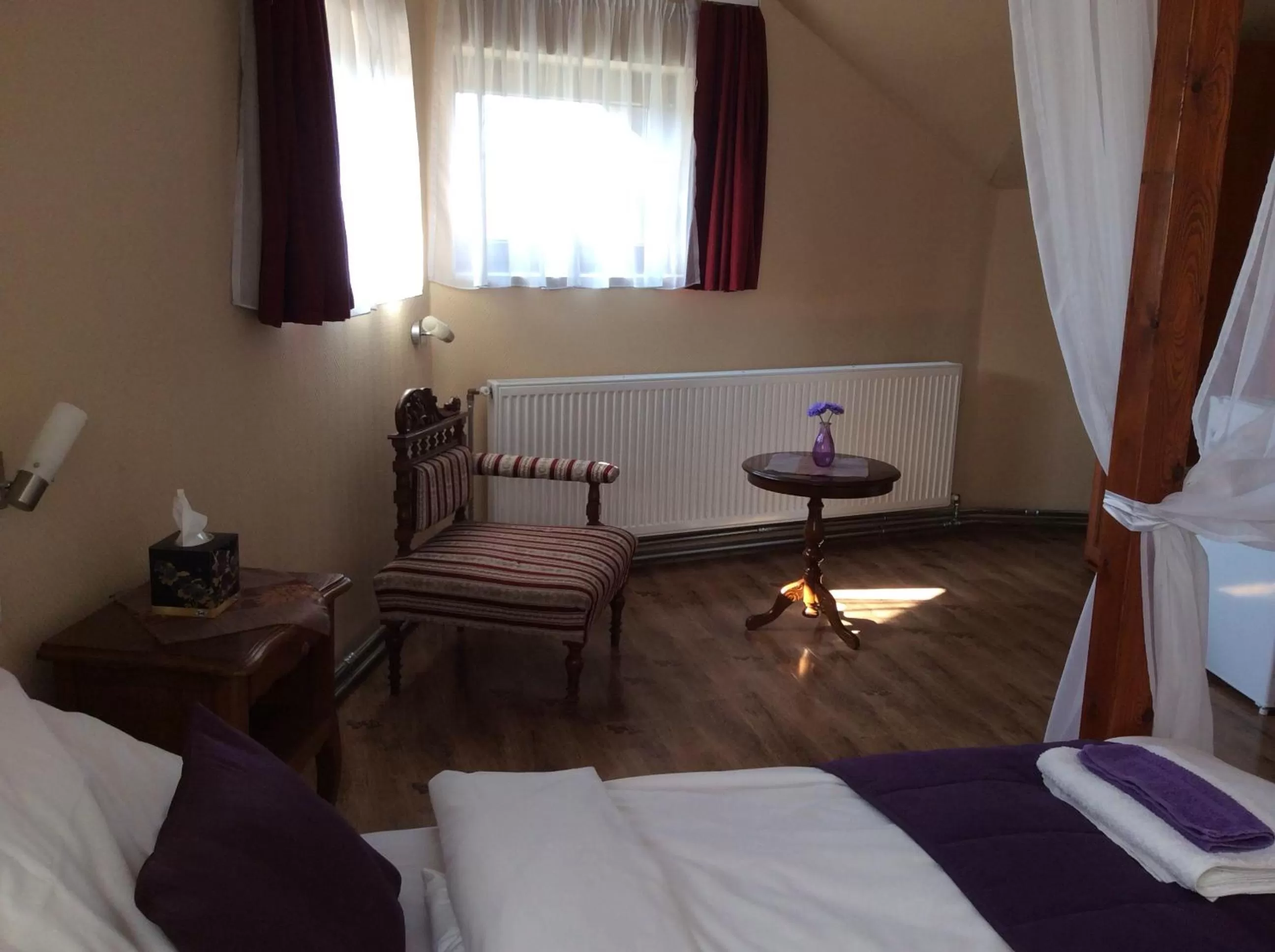 Bed in Abszolút Hotel és Panzió