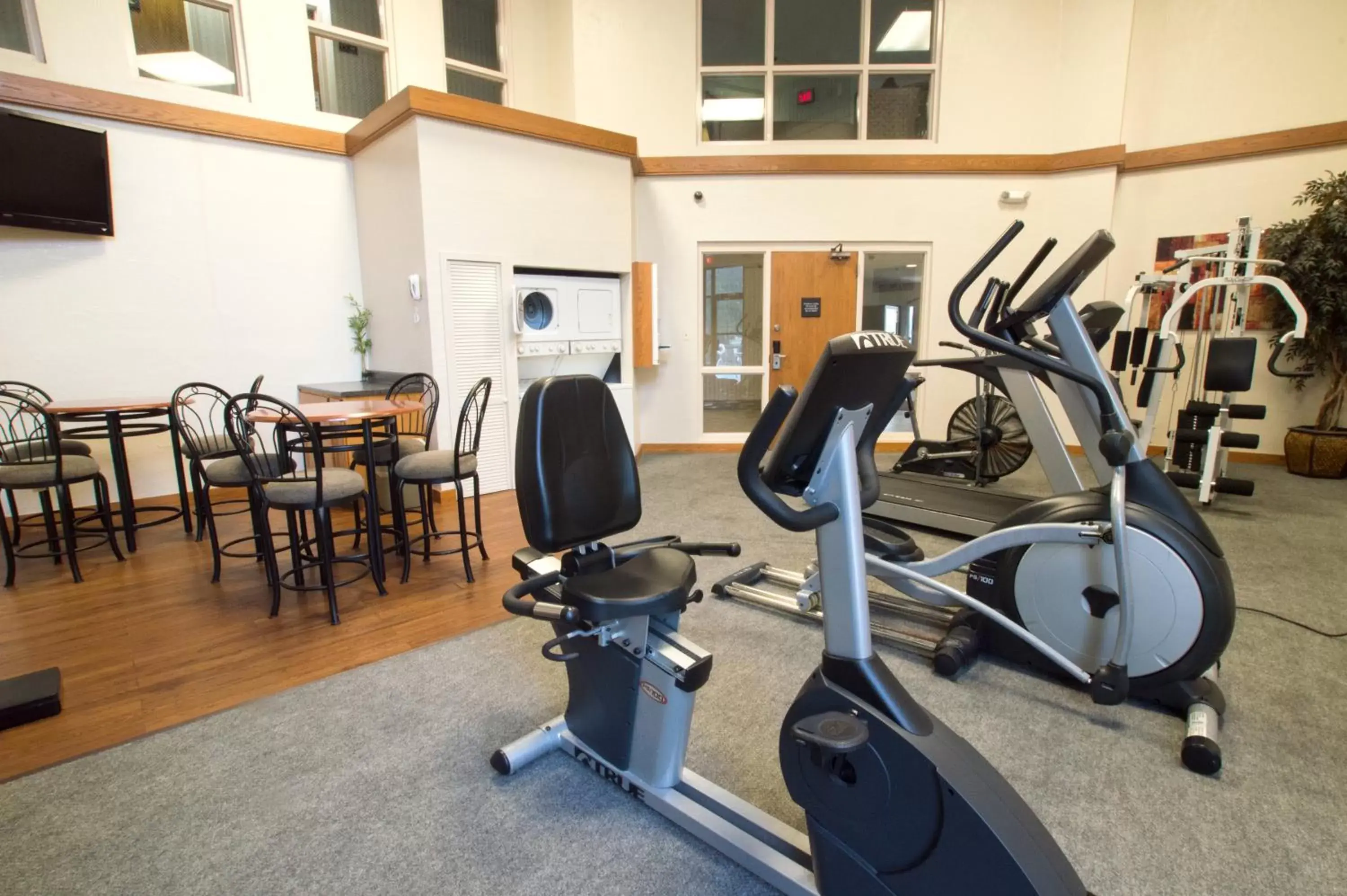 Fitness centre/facilities, Fitness Center/Facilities in Greenstay Hotel & Suites Central
