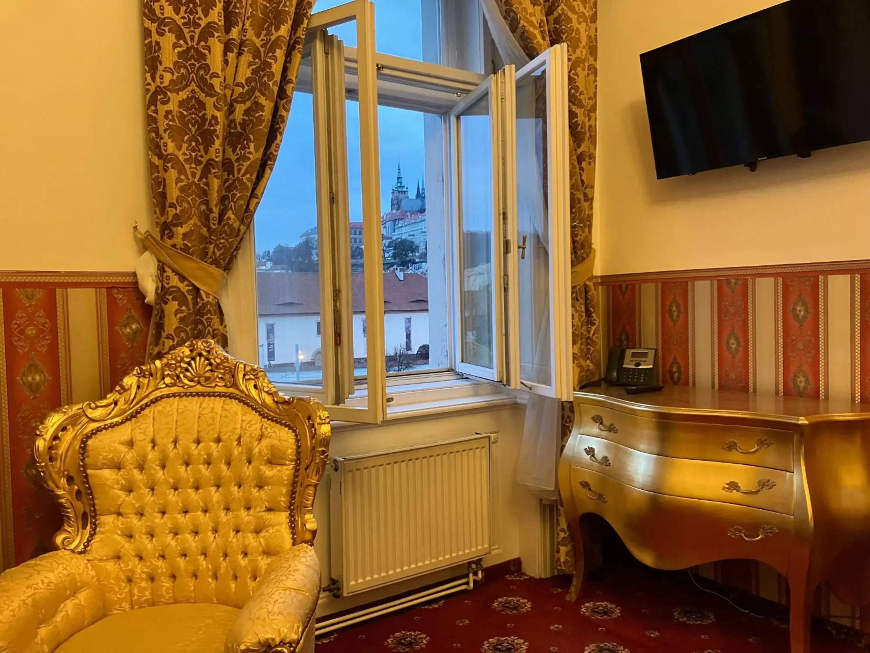 View (from property/room), Seating Area in Hotel Klarinn Prague Castle