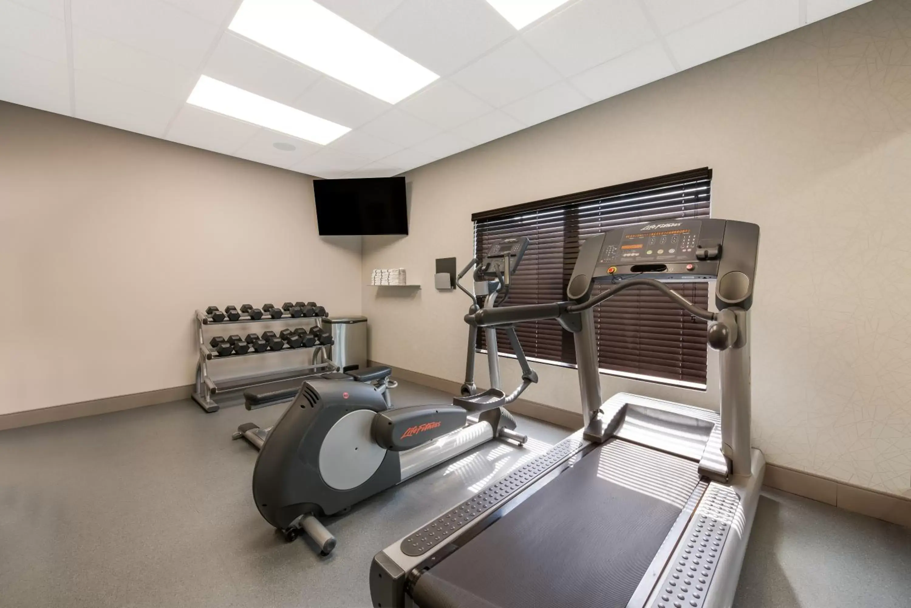 Fitness centre/facilities, Fitness Center/Facilities in Country Inn & Suites by Radisson, Wichita East, KS