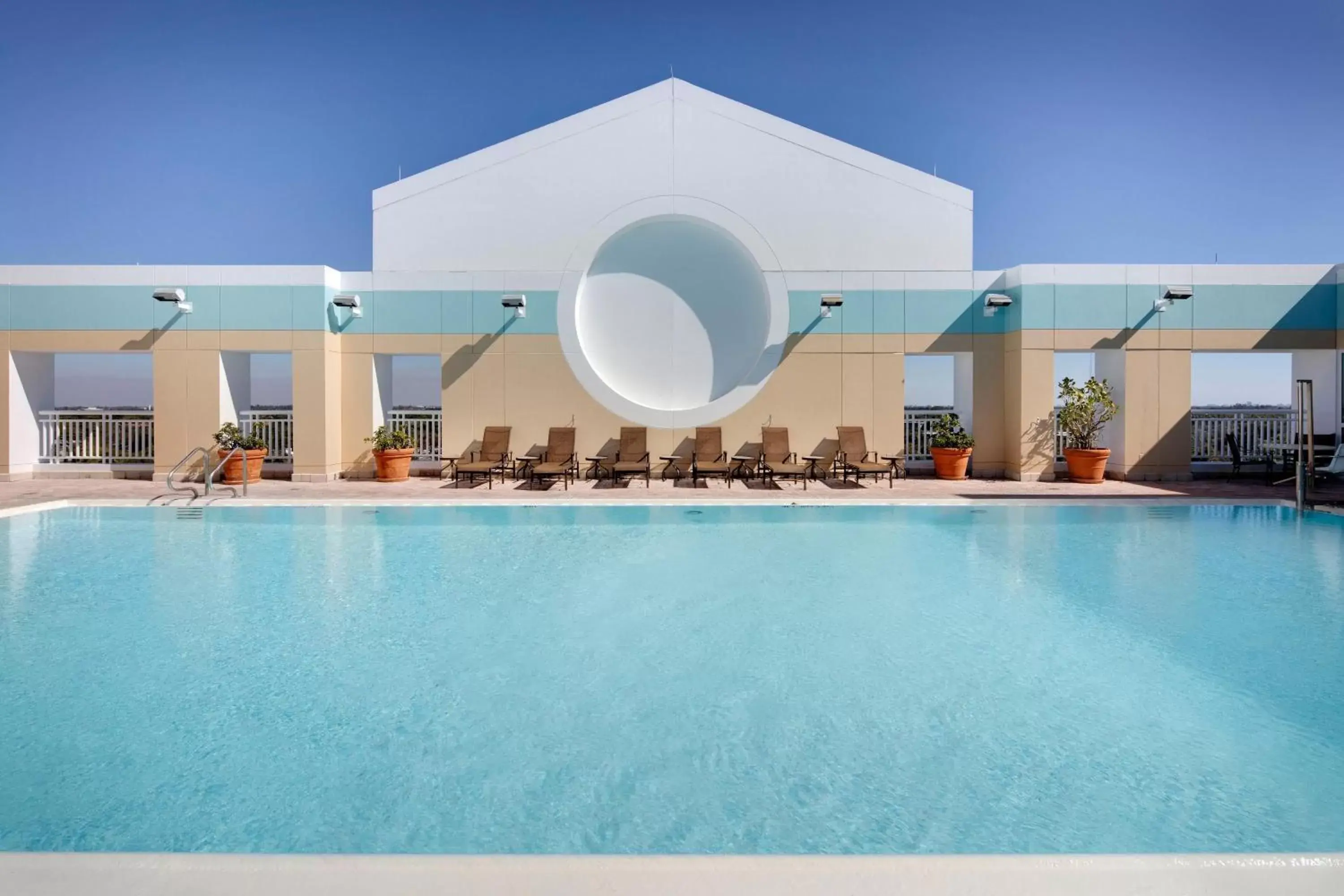 Swimming Pool in Sheraton Suites Fort Lauderdale Plantation